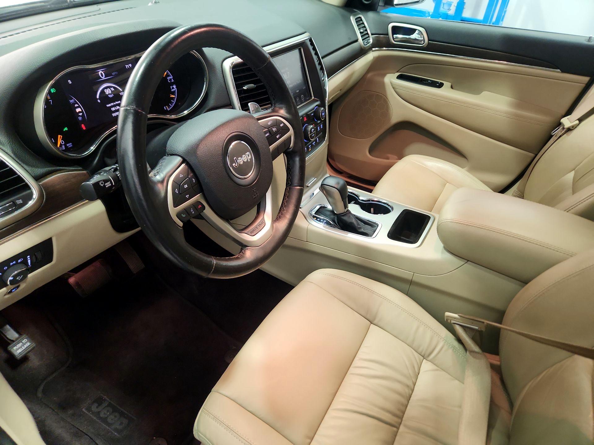 Thumbnail: 2016 Jeep Grand Cherokee - 11
