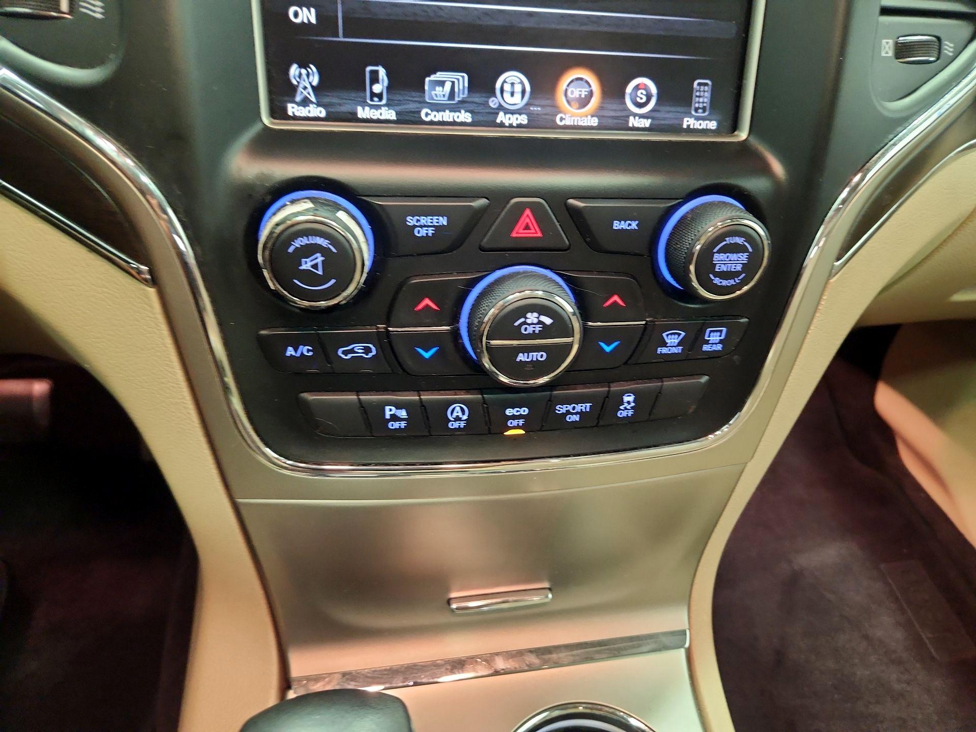 Thumbnail: 2016 Jeep Grand Cherokee - 16