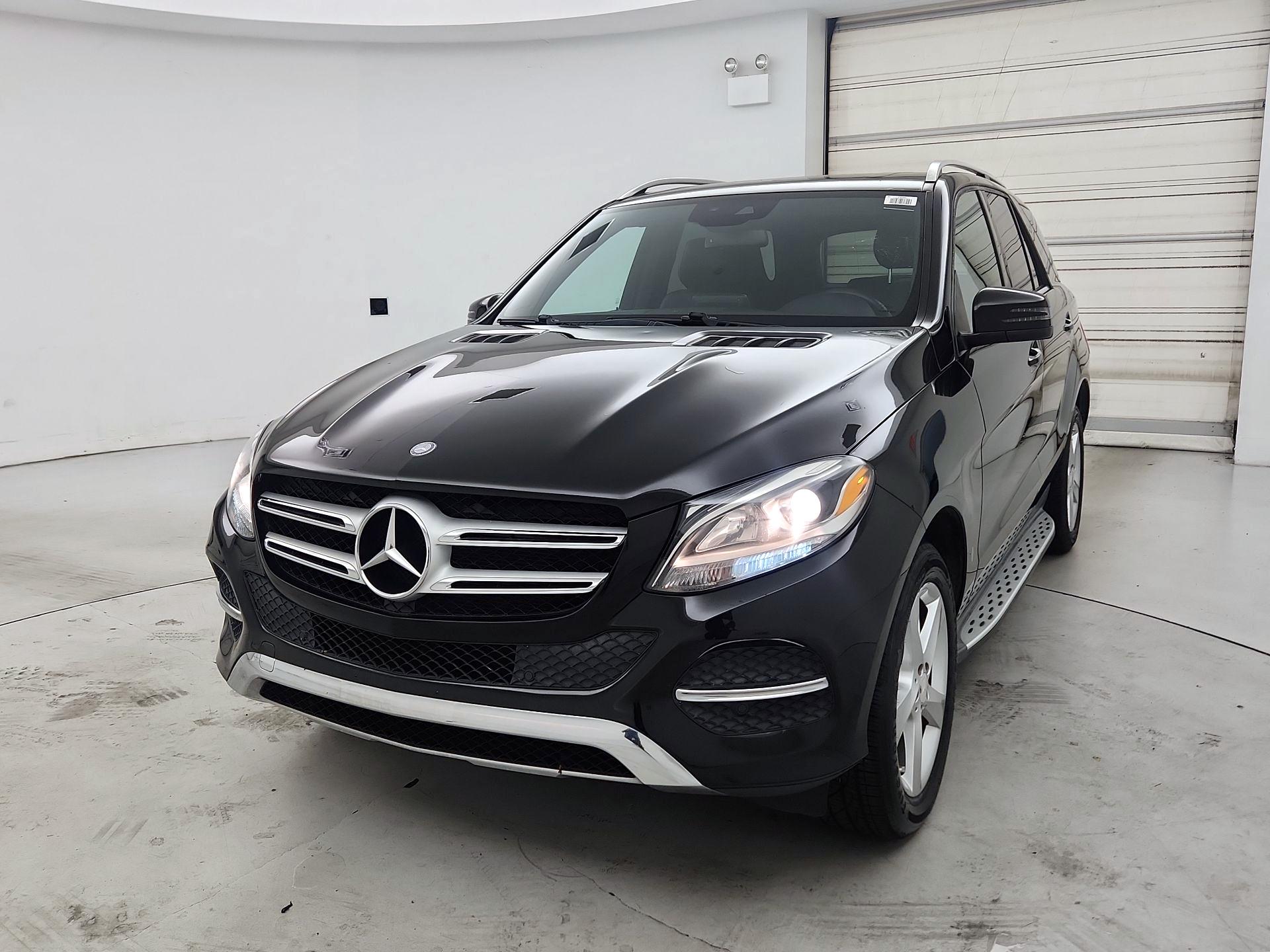 Thumbnail: 2016 Mercedes-Benz GLE - 3