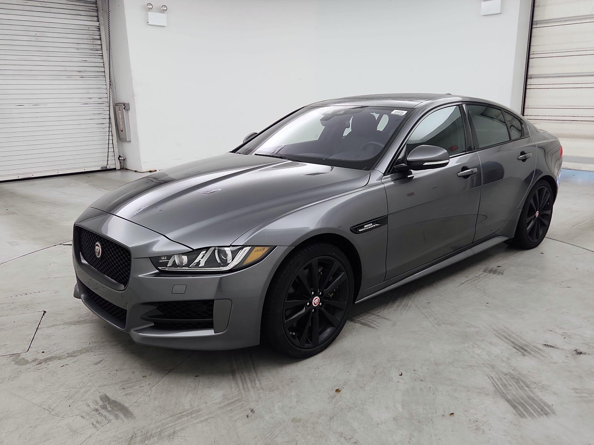 Thumbnail: 2017 Jaguar XE - 3
