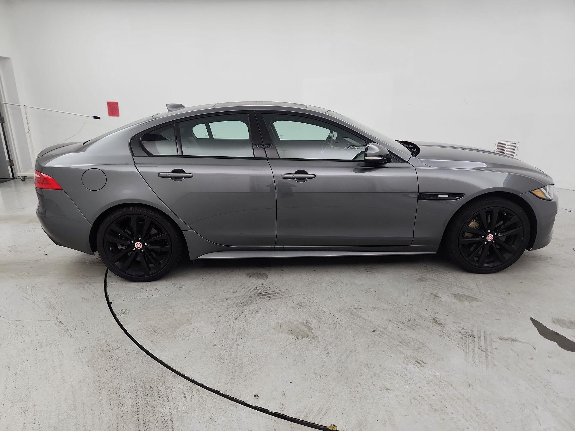 Thumbnail: 2017 Jaguar XE - 4