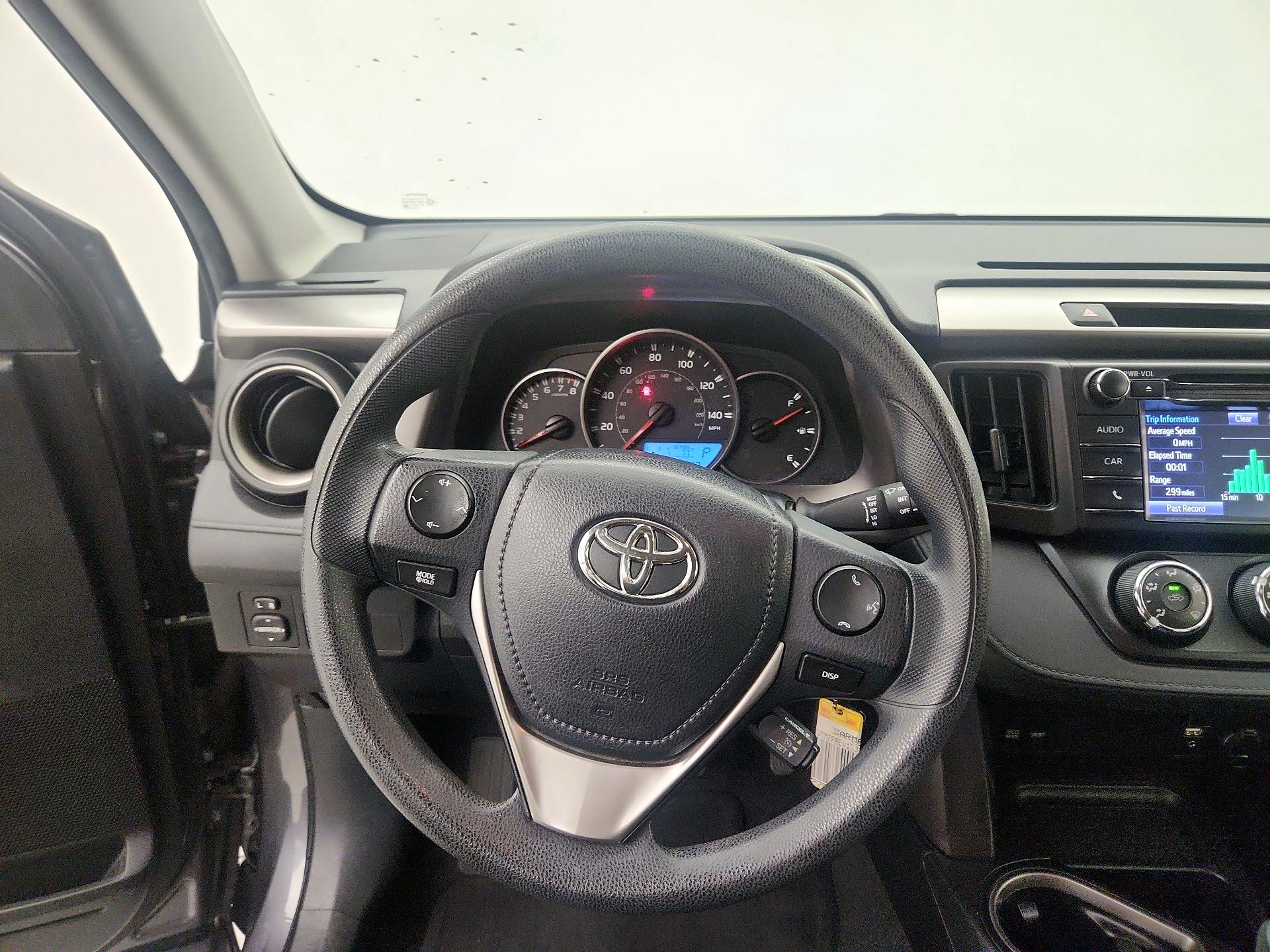 Thumbnail: 2016 Toyota RAV4 - 10