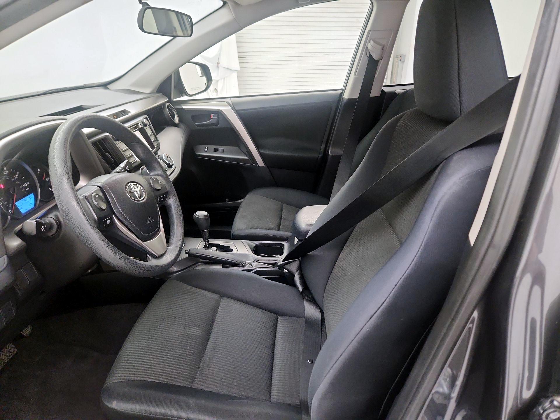 Thumbnail: 2016 Toyota RAV4 - 11