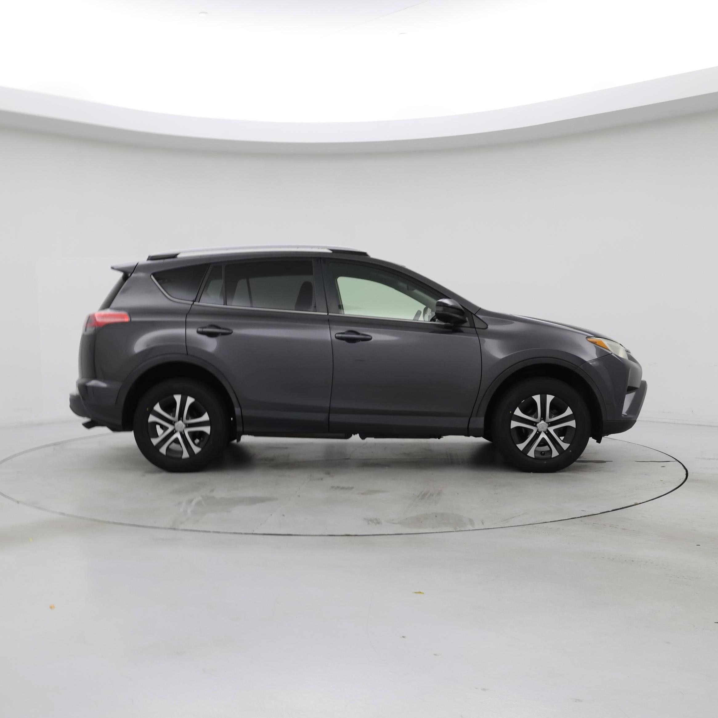 Thumbnail: 2016 Toyota RAV4 - 7