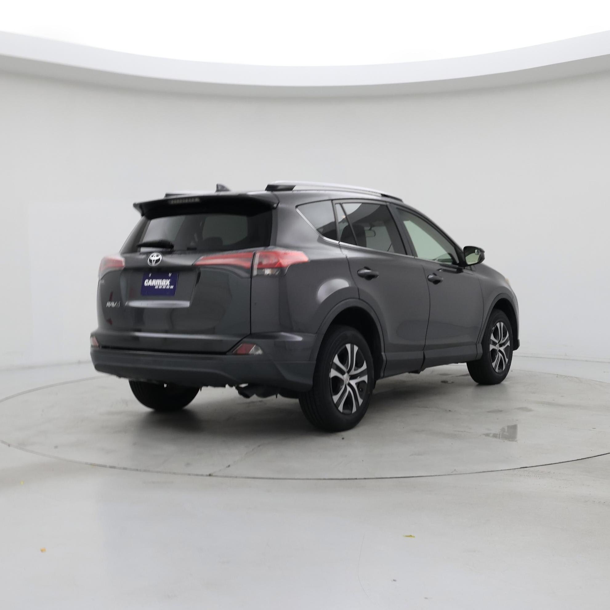Thumbnail: 2016 Toyota RAV4 - 8