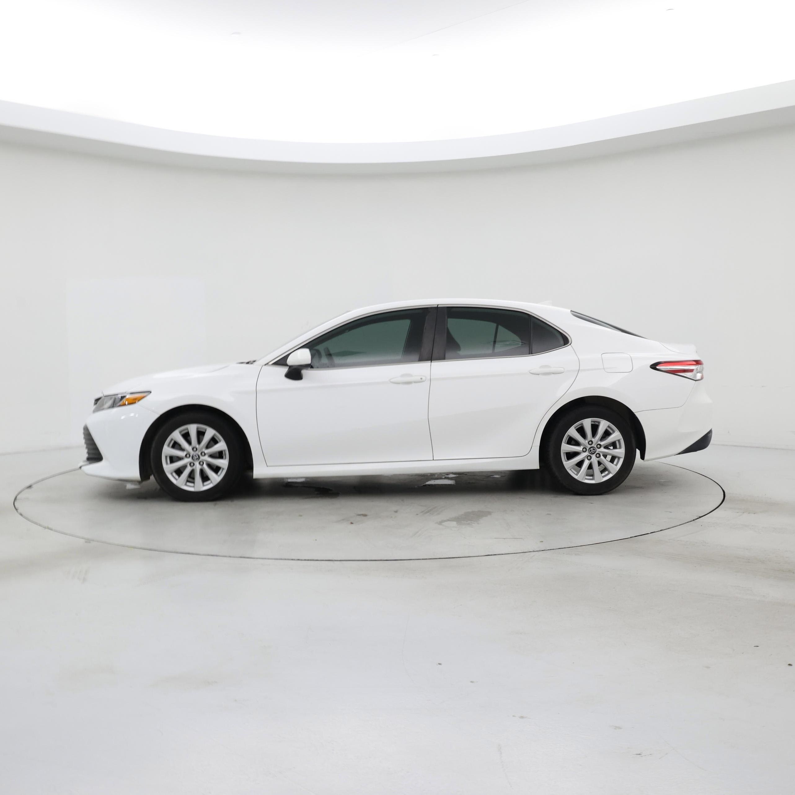 Thumbnail: 2019 Toyota Camry - 3