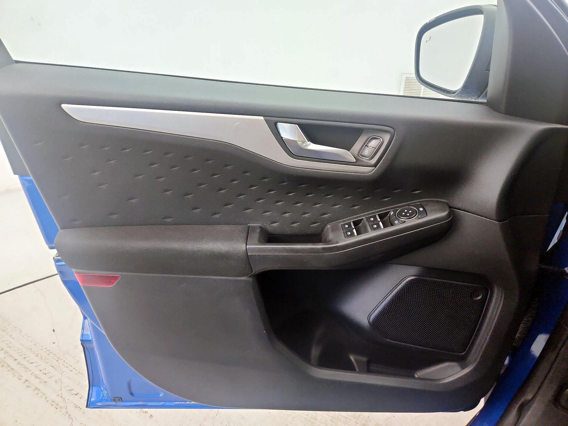 Thumbnail: 2020 Ford Escape - 12