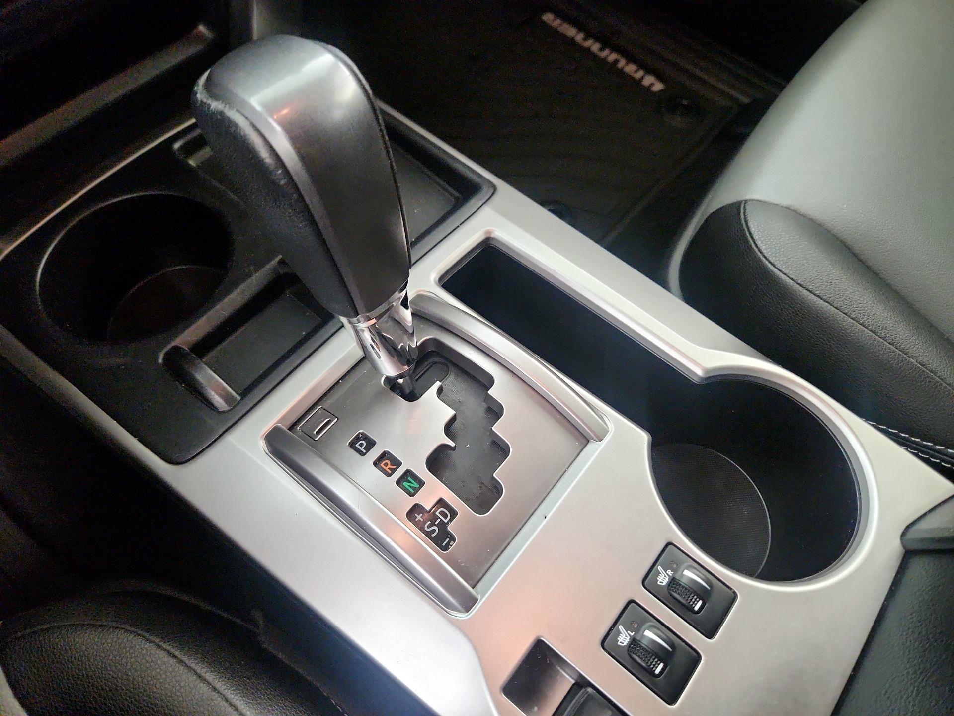 Thumbnail: 2015 Toyota 4Runner - 18
