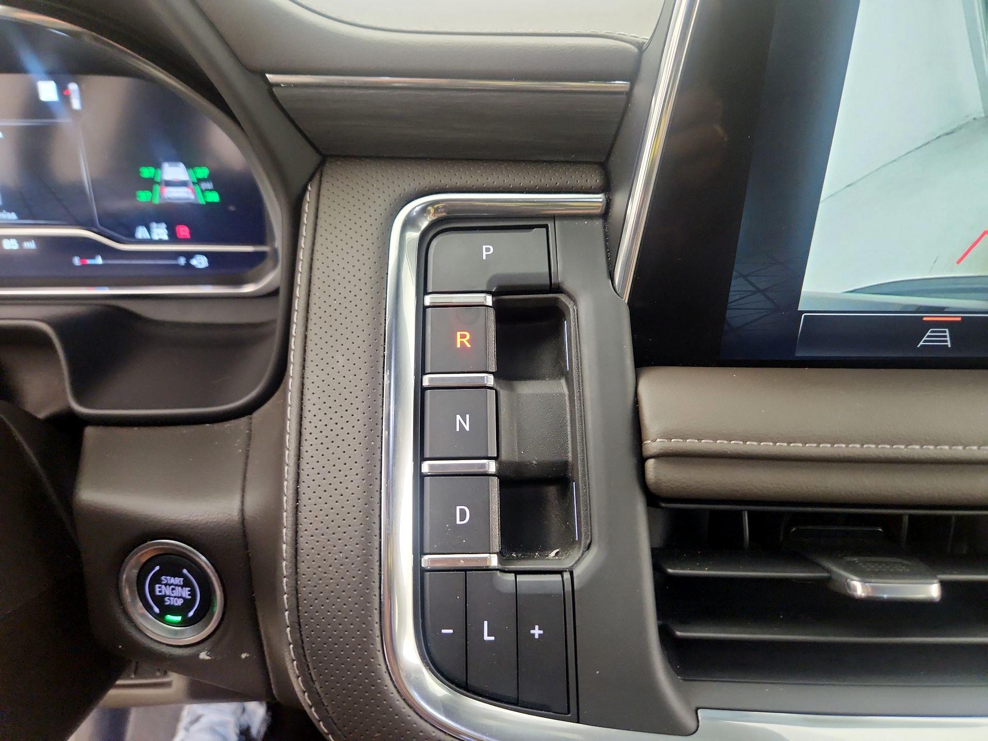 Thumbnail: 2023 GMC Yukon - 17