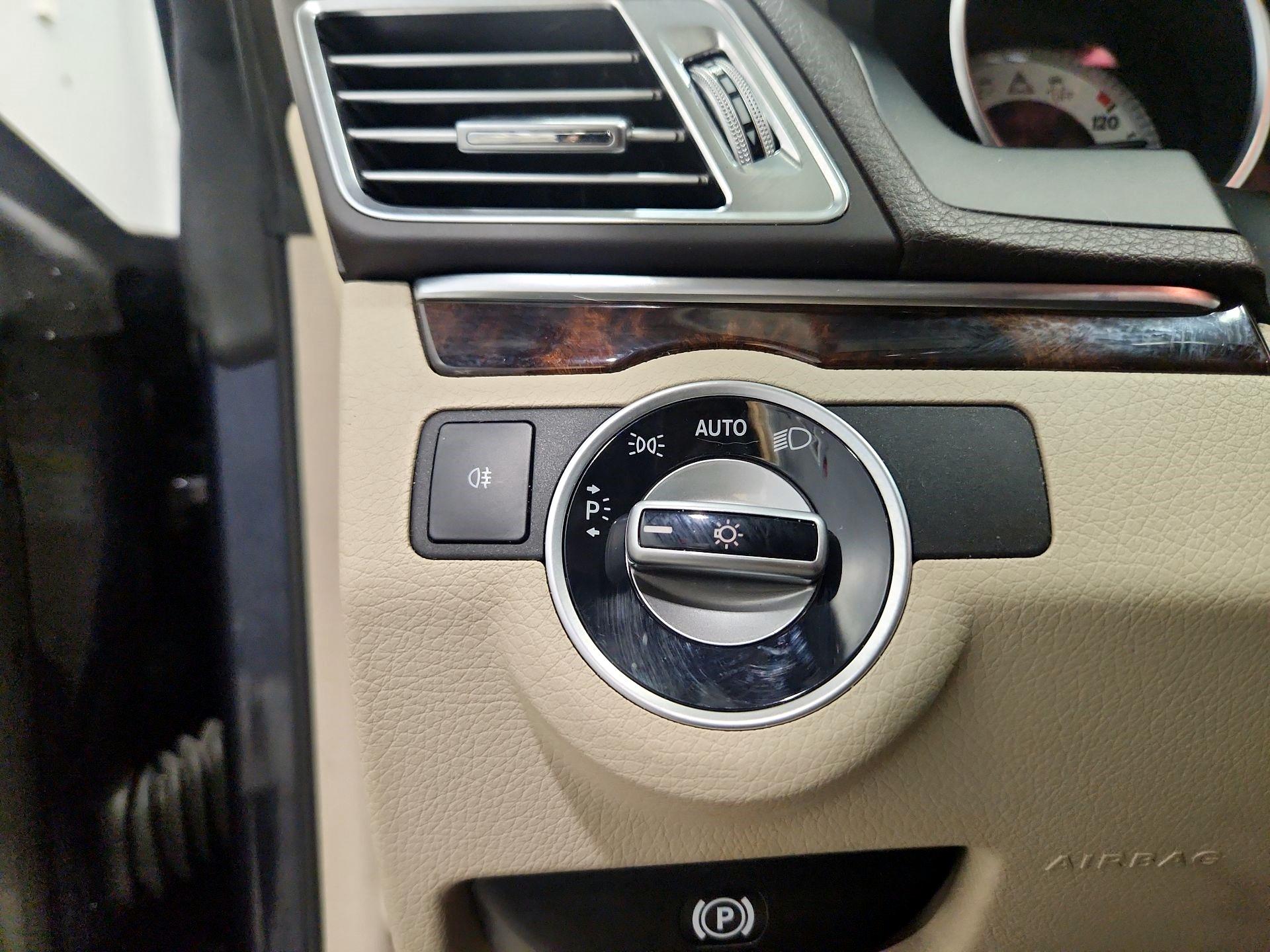 Thumbnail: 2014 Mercedes-Benz E-Class - 13