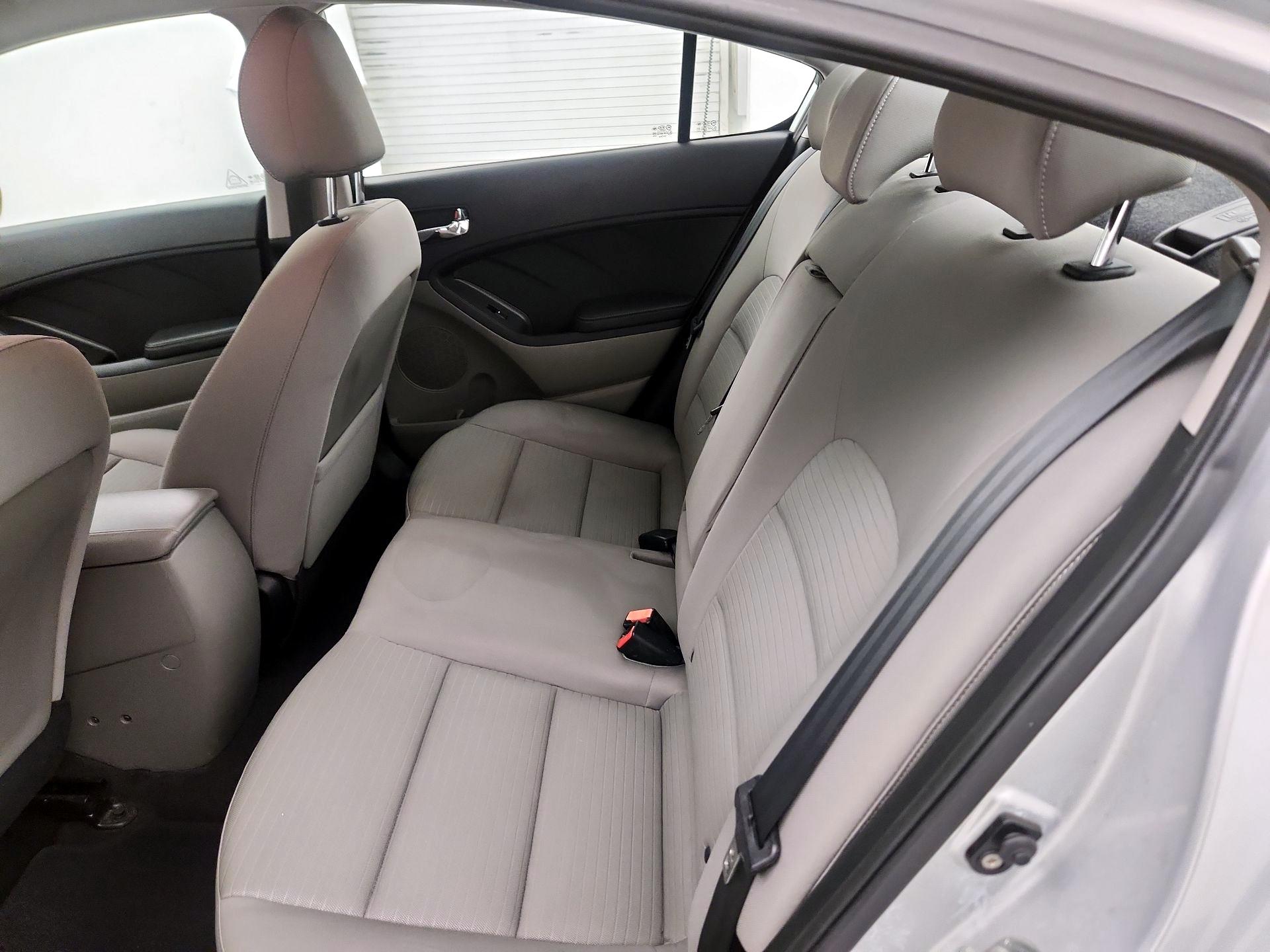 Thumbnail: 2015 Kia Forte - 18