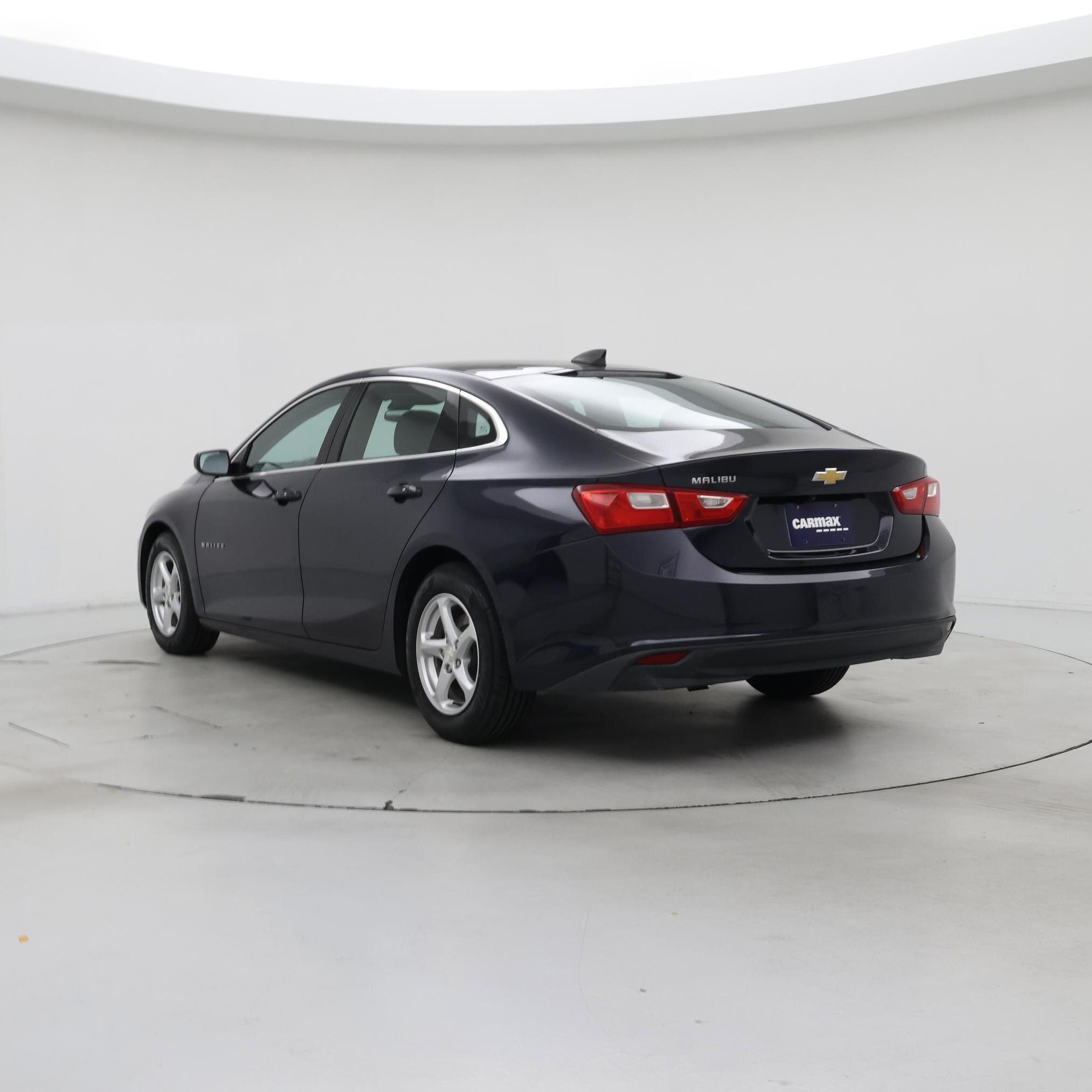 Thumbnail: 2017 Chevrolet Malibu - 2