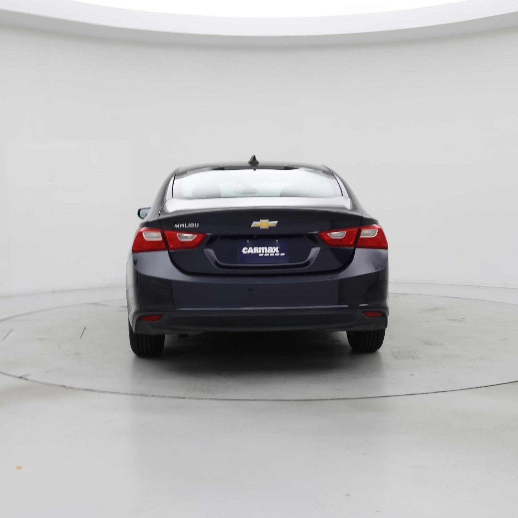 Thumbnail: 2017 Chevrolet Malibu - 6