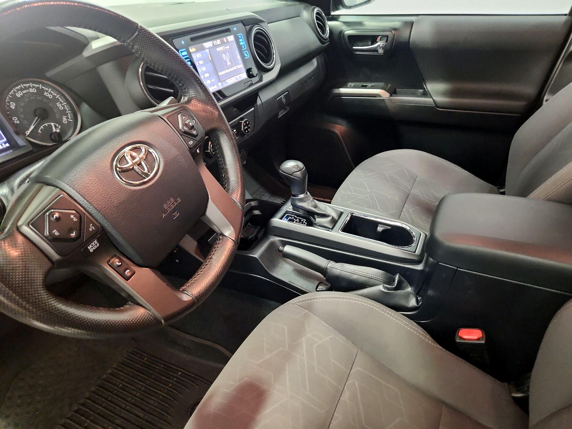 Thumbnail: 2017 Toyota Tacoma - 11