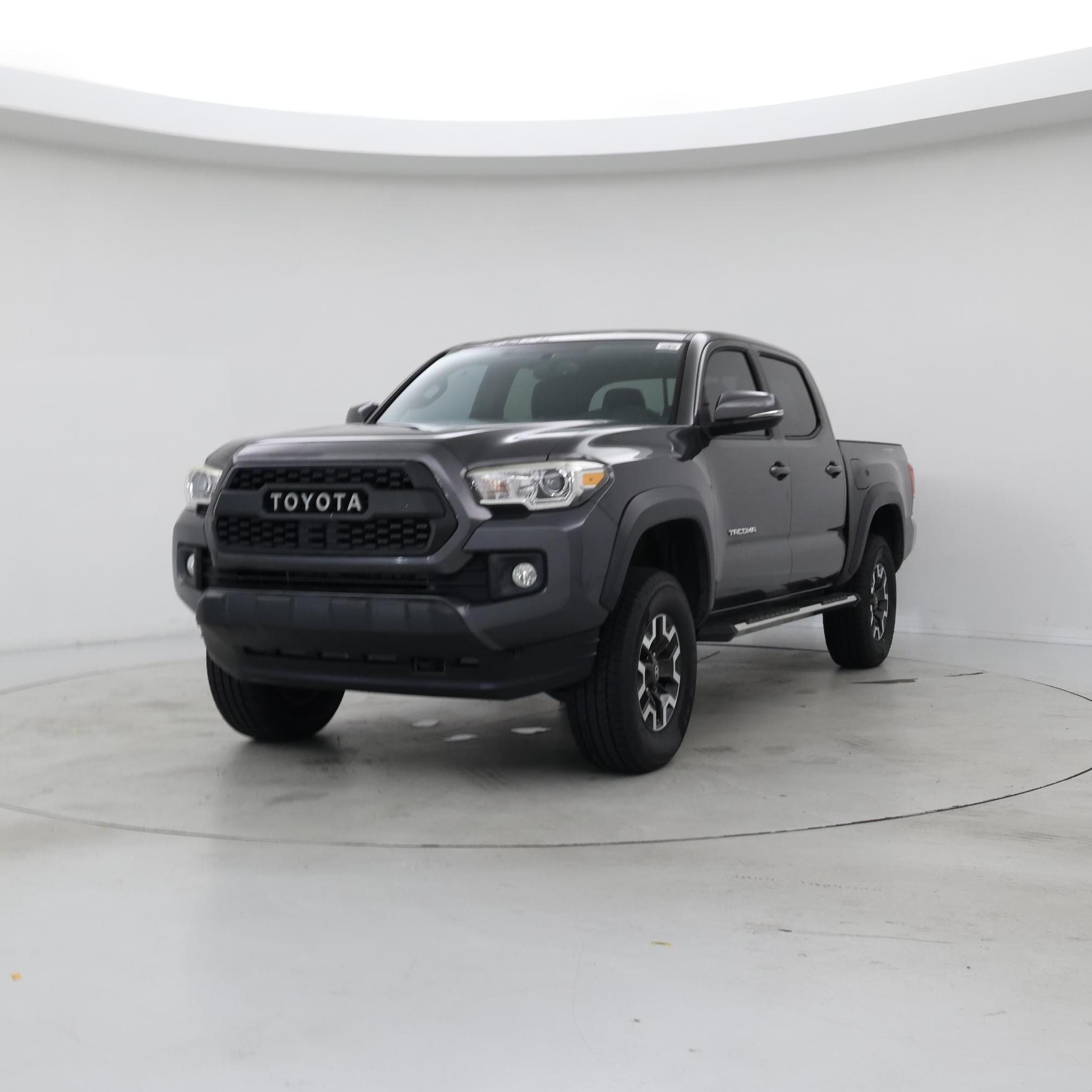 Thumbnail: 2017 Toyota Tacoma - 4