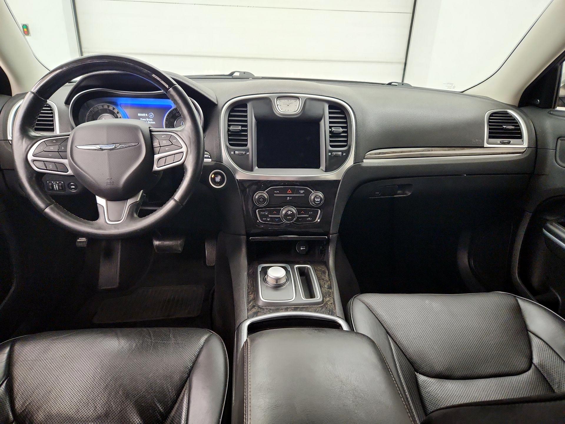 Thumbnail: 2018 Chrysler 300 - 9