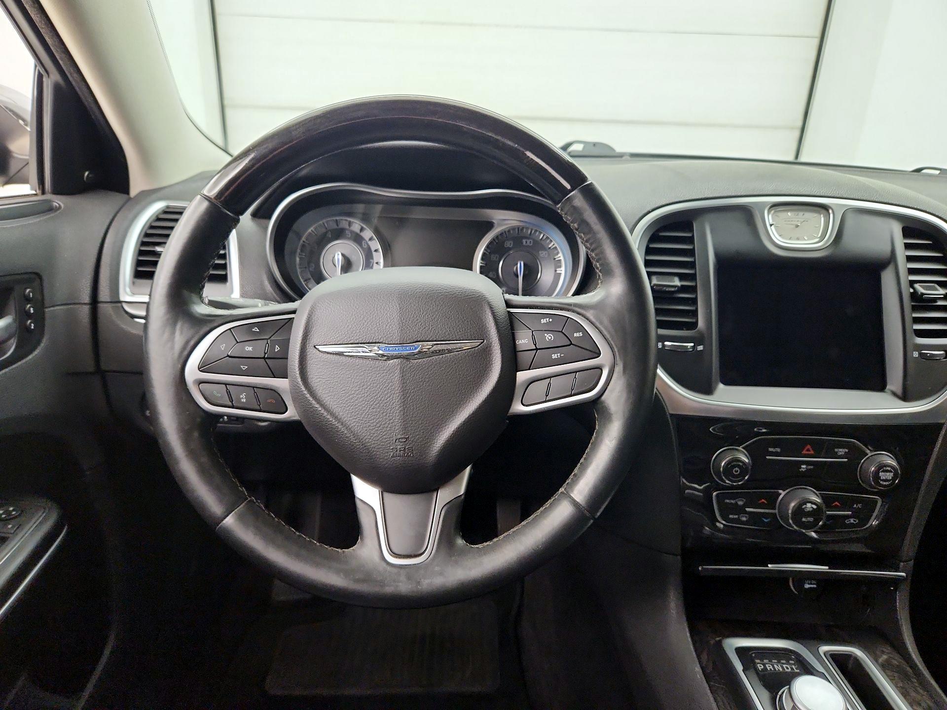 Thumbnail: 2018 Chrysler 300 - 10