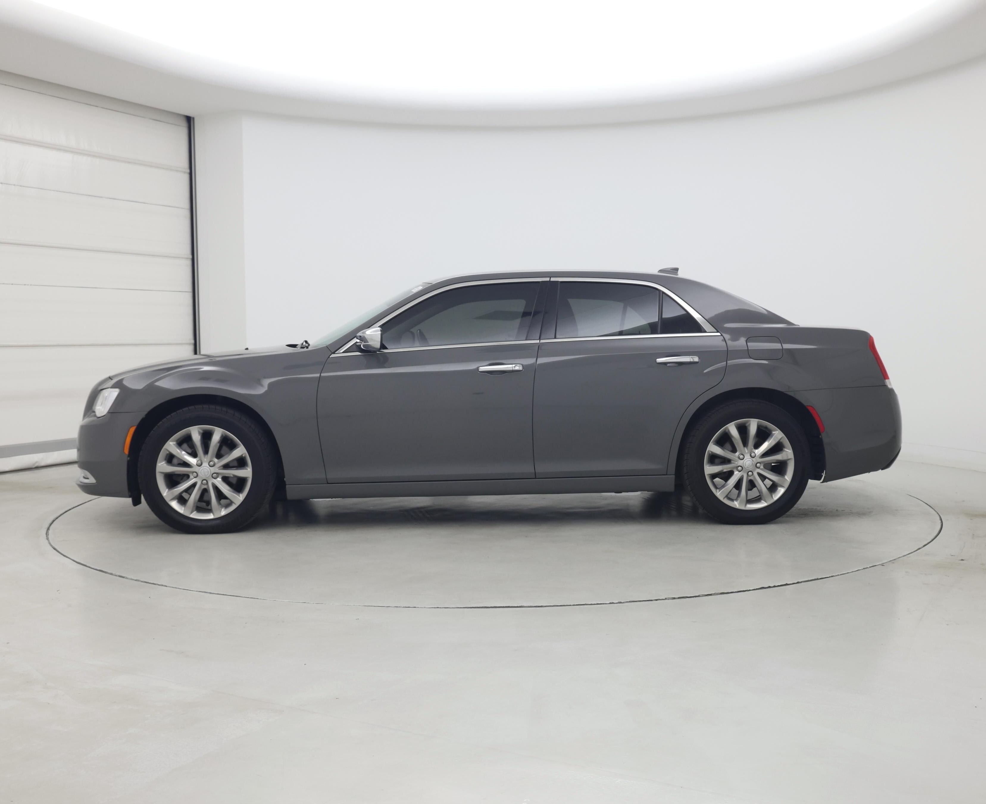 Thumbnail: 2018 Chrysler 300 - 3