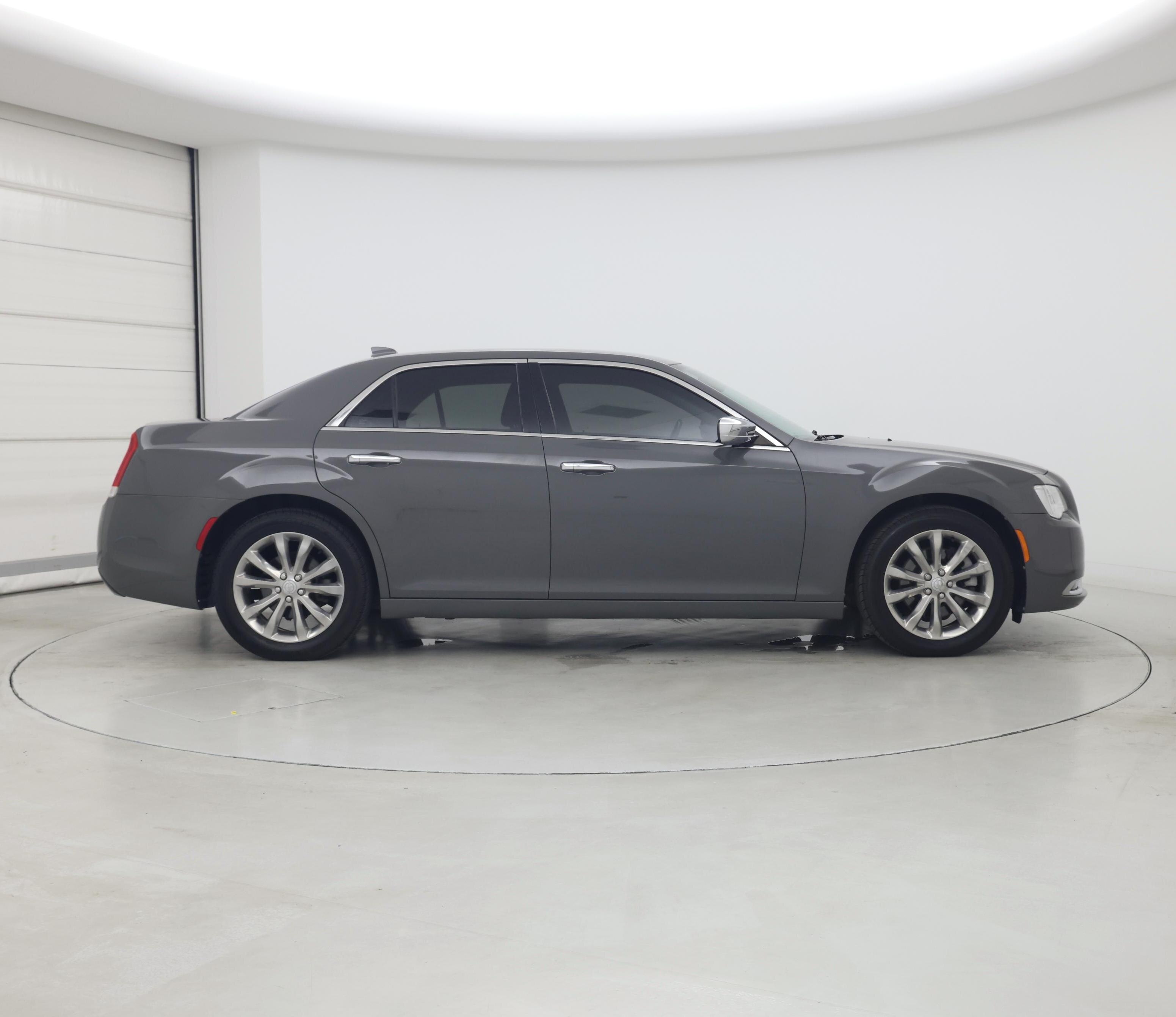 Thumbnail: 2018 Chrysler 300 - 7