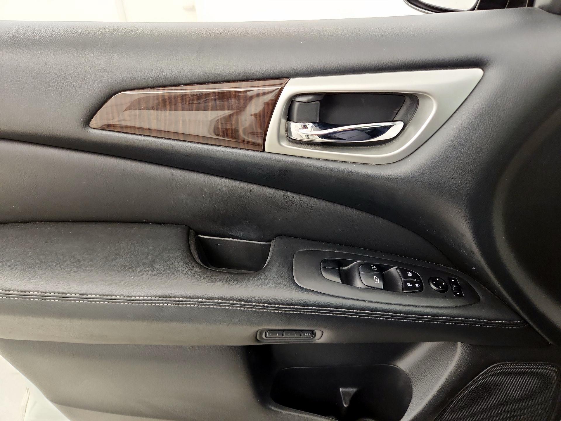 Thumbnail: 2015 Nissan Pathfinder - 12