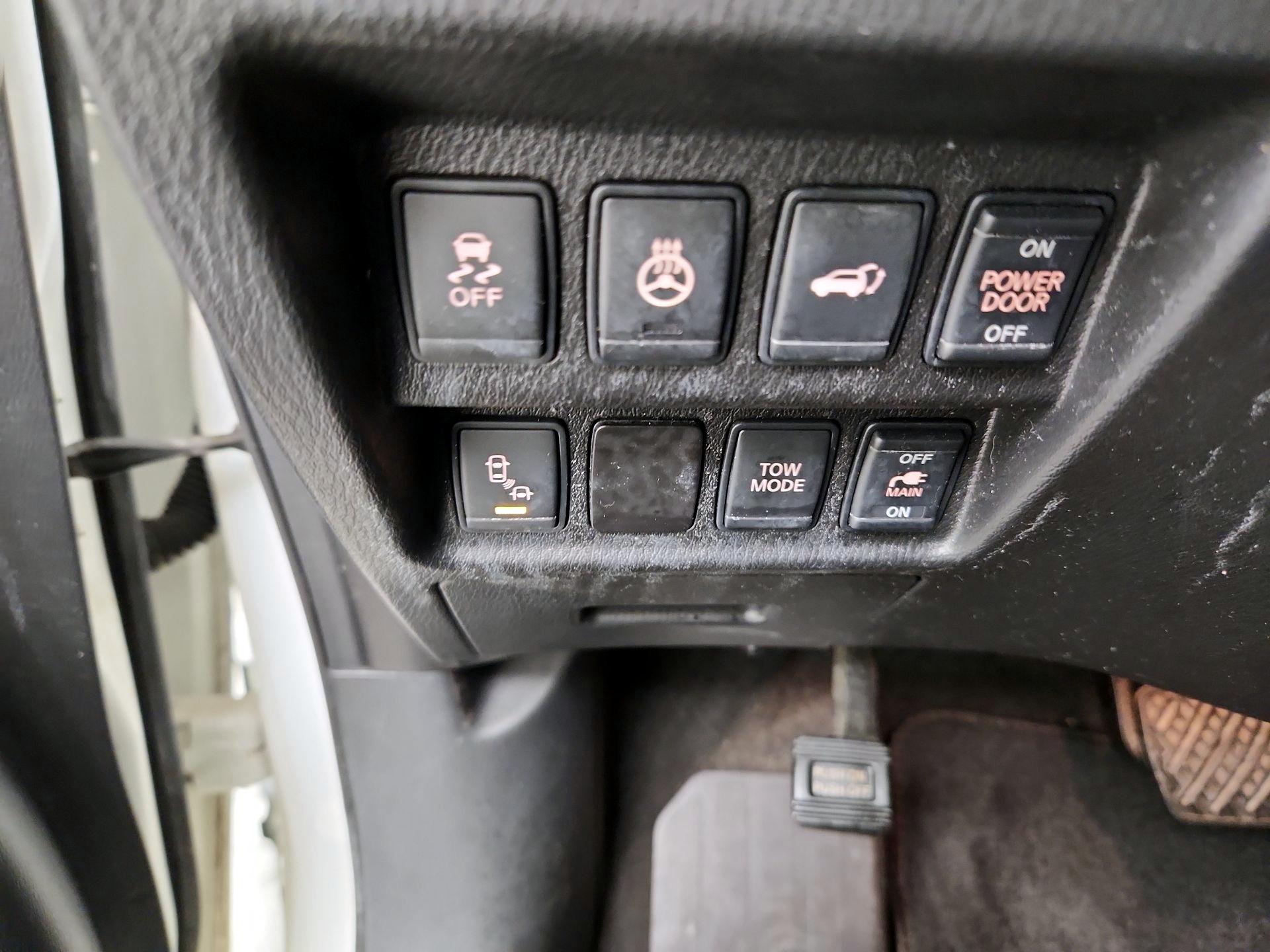 Thumbnail: 2015 Nissan Pathfinder - 13