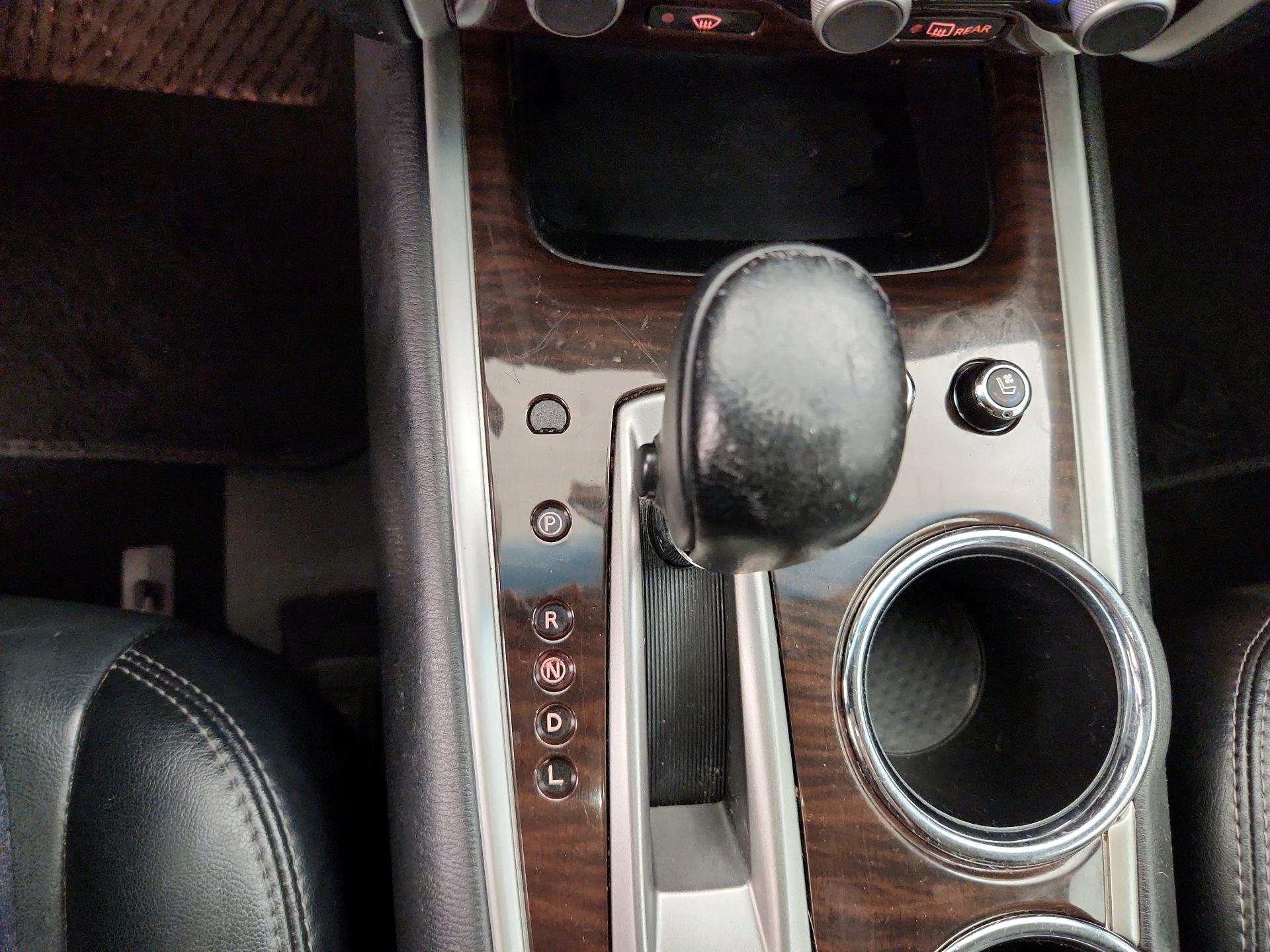 Thumbnail: 2015 Nissan Pathfinder - 17
