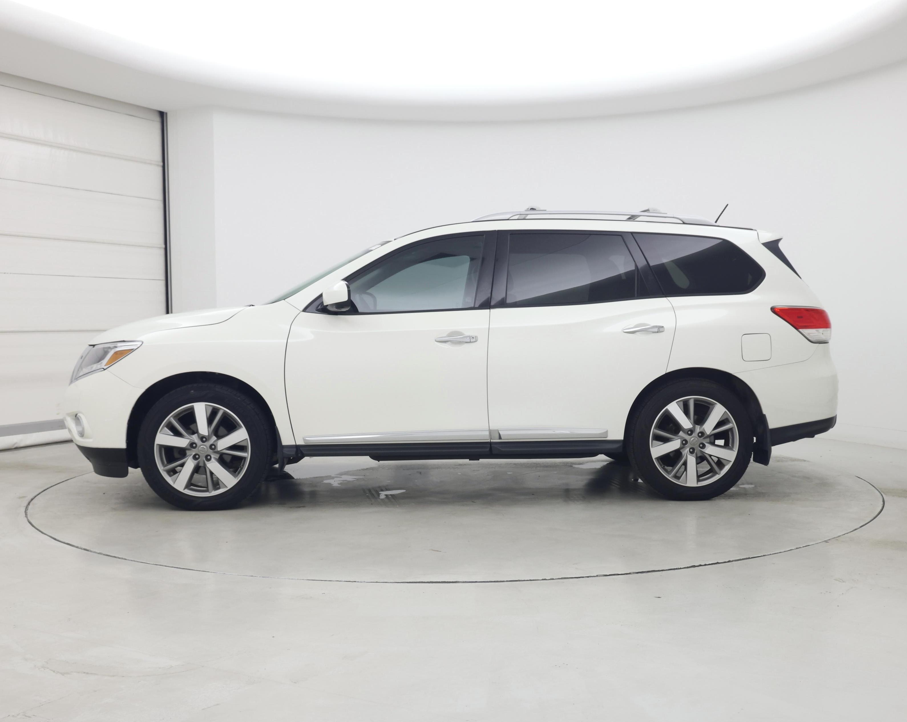 Thumbnail: 2015 Nissan Pathfinder - 3