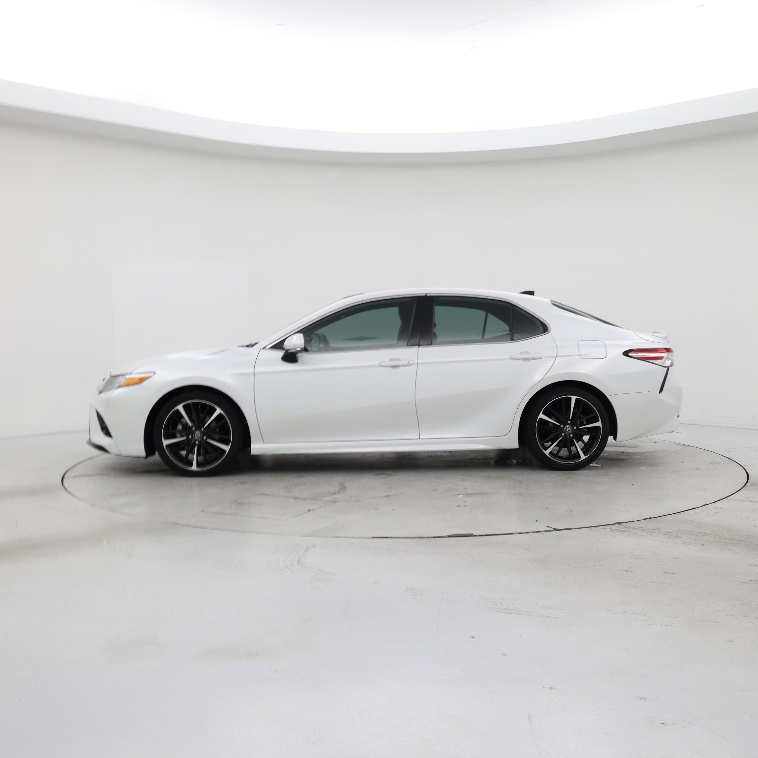 Thumbnail: 2020 Toyota Camry - 3