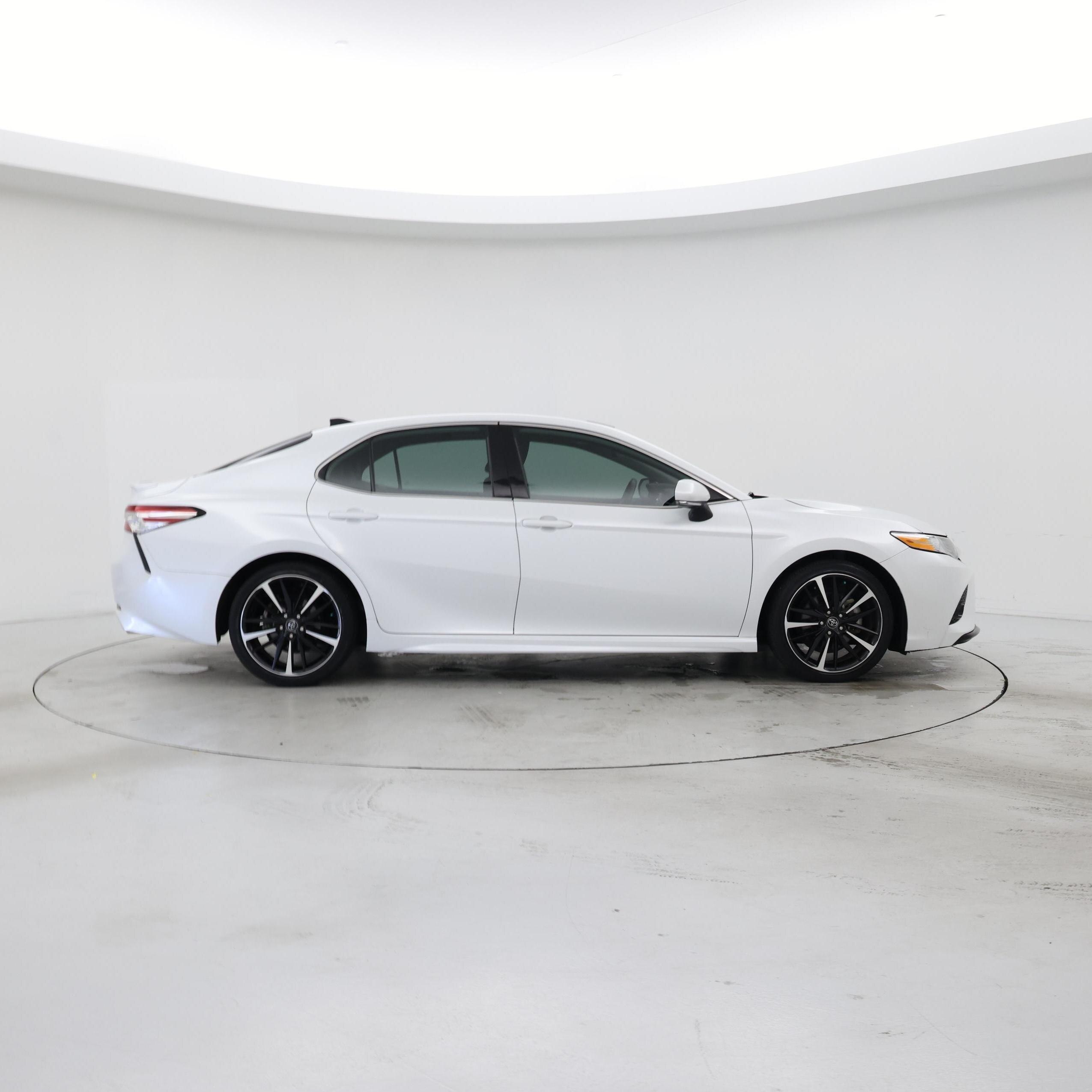 Thumbnail: 2020 Toyota Camry - 7