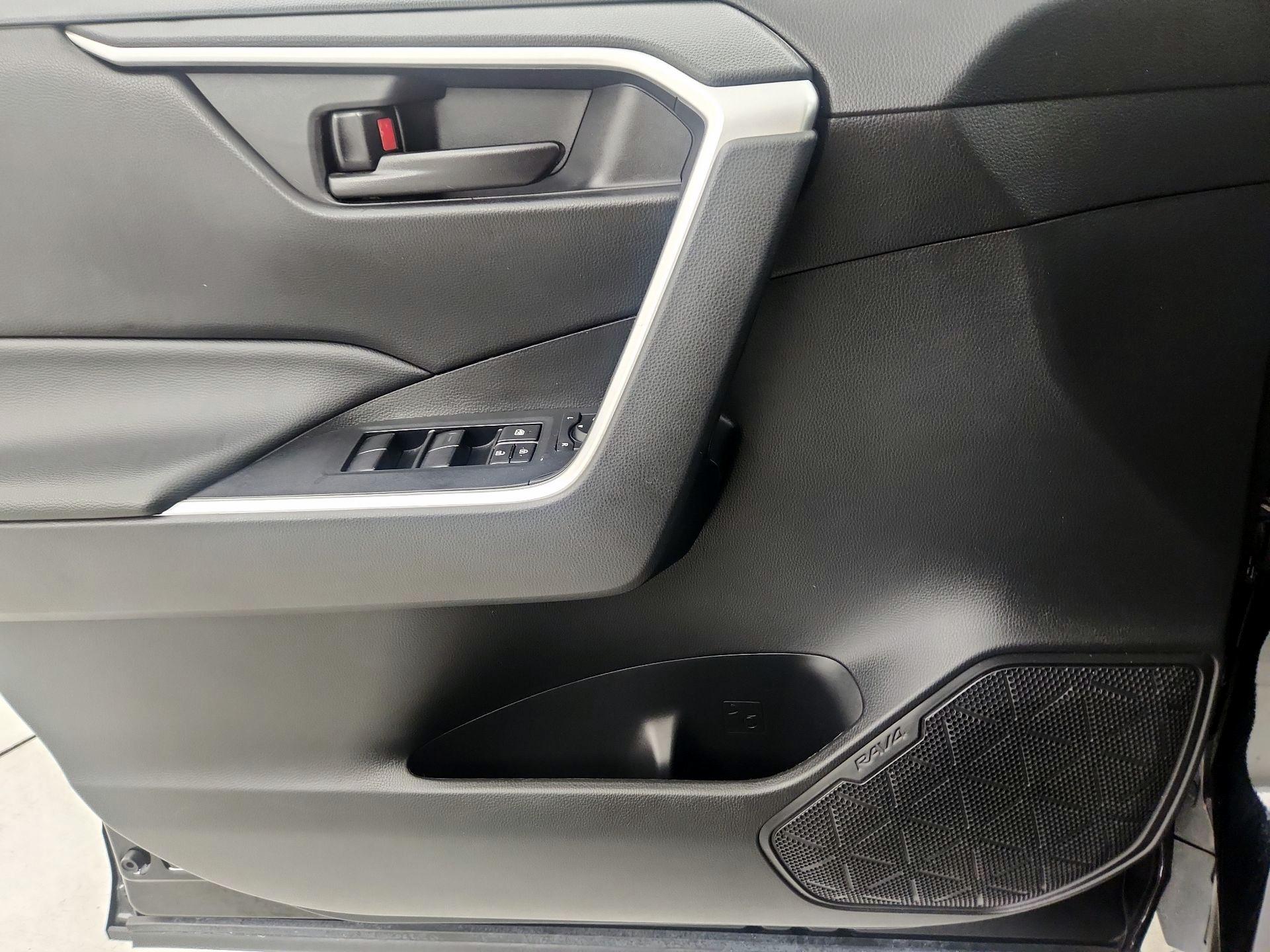 Thumbnail: 2023 Toyota RAV4 - 12