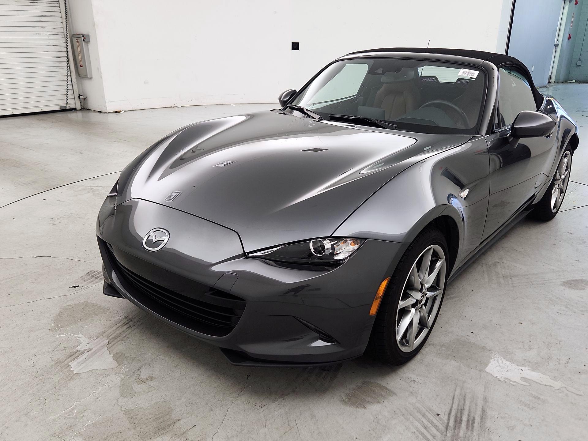 Thumbnail: 2022 Mazda MX-5 Miata - 3