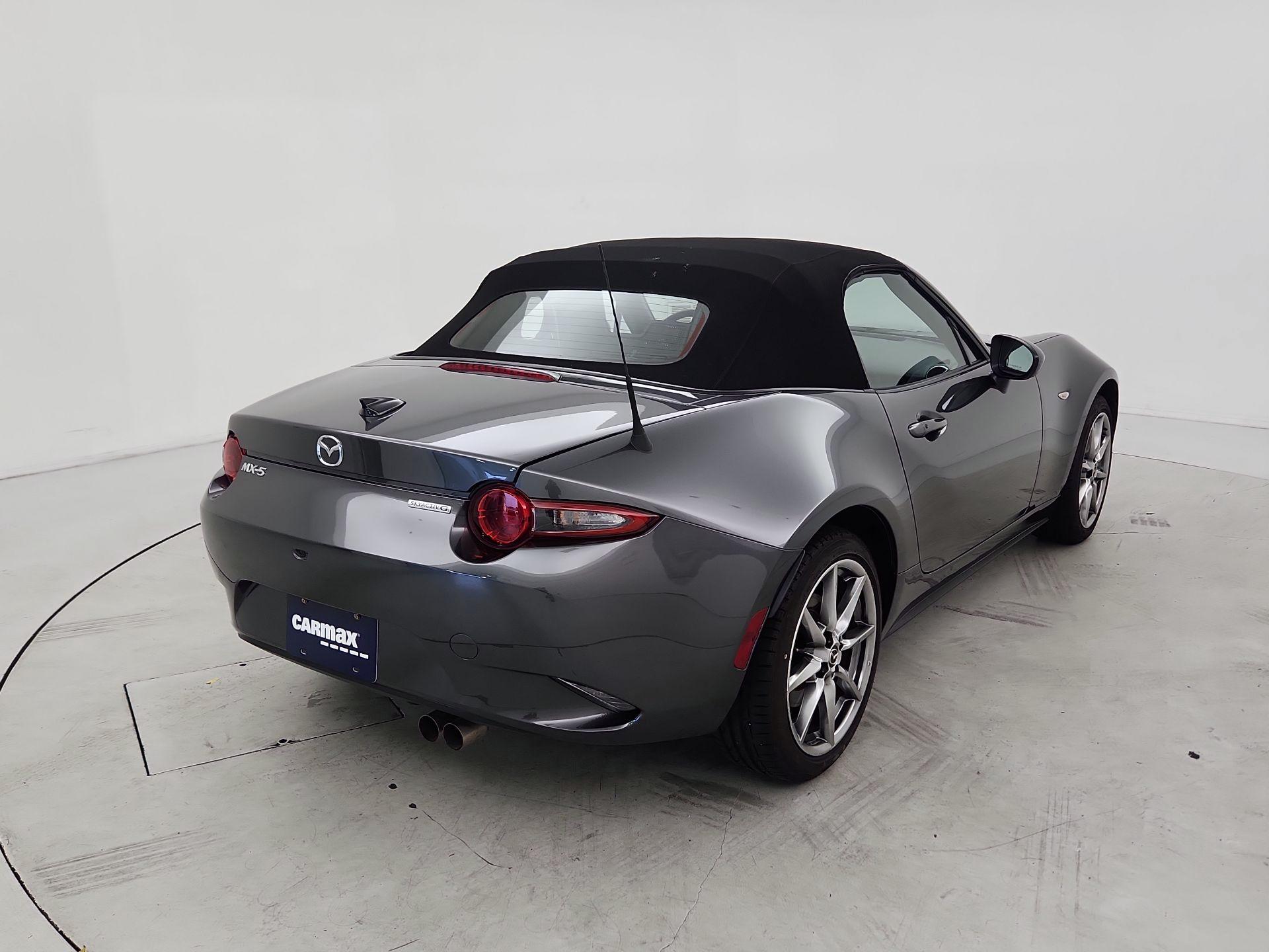 Thumbnail: 2022 Mazda MX-5 Miata - 5