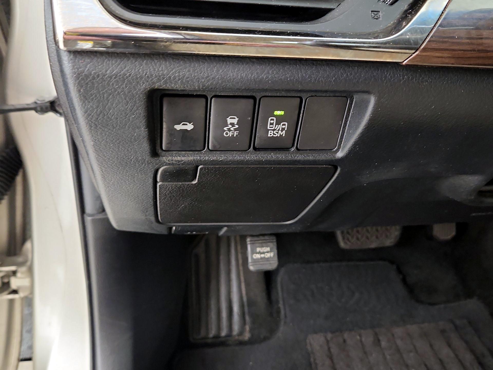 Thumbnail: 2014 Toyota Avalon - 13