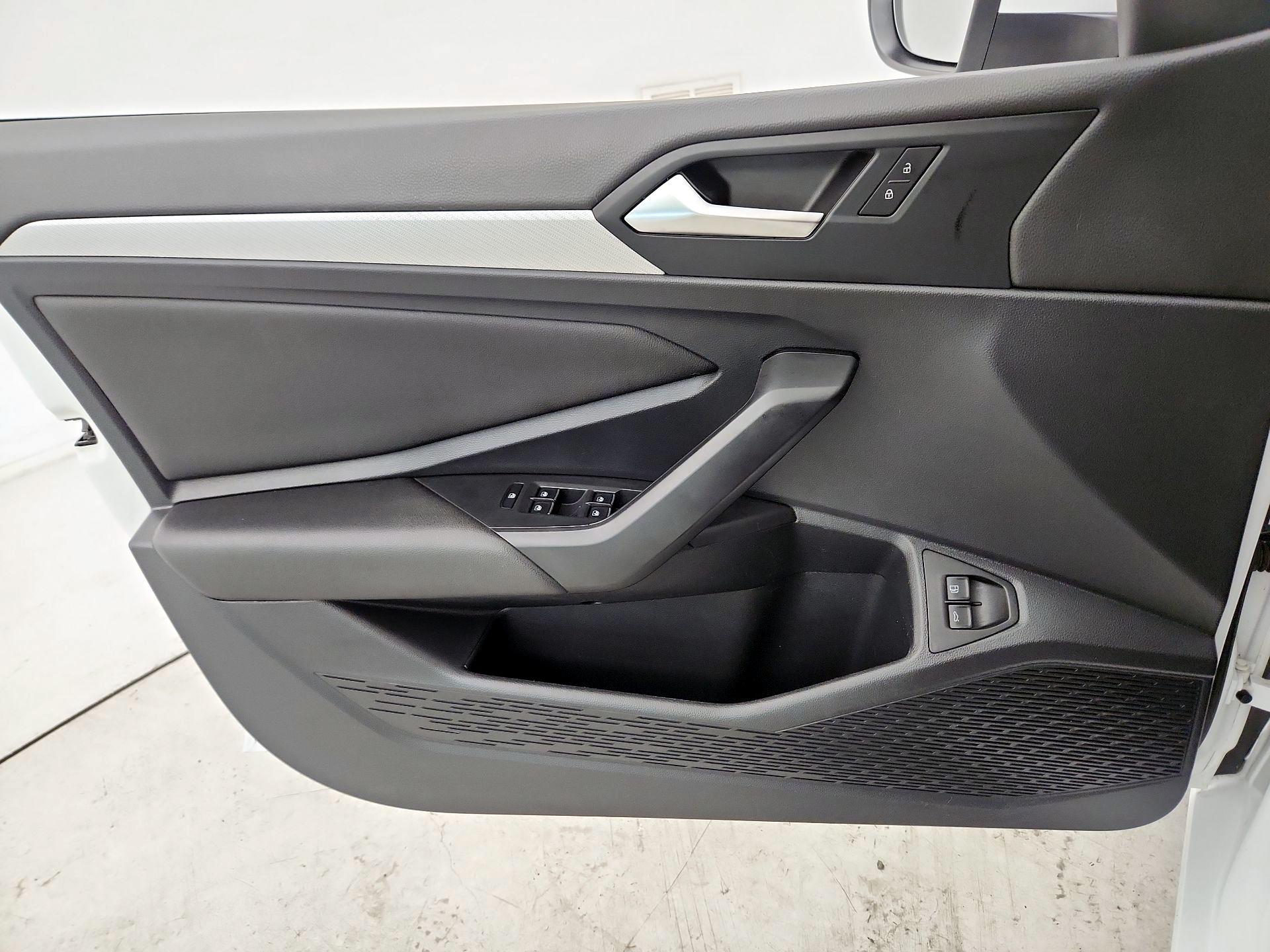 Thumbnail: 2021 Volkswagen Jetta - 12