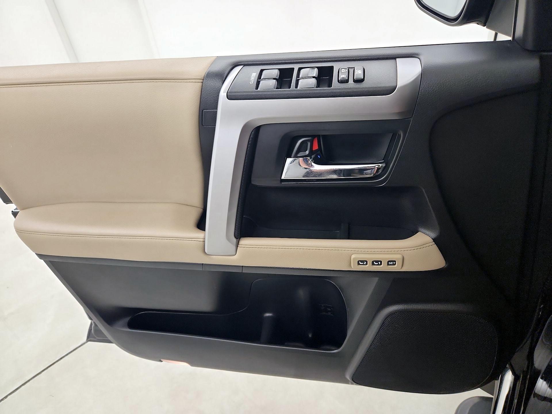 Thumbnail: 2020 Toyota 4Runner - 12