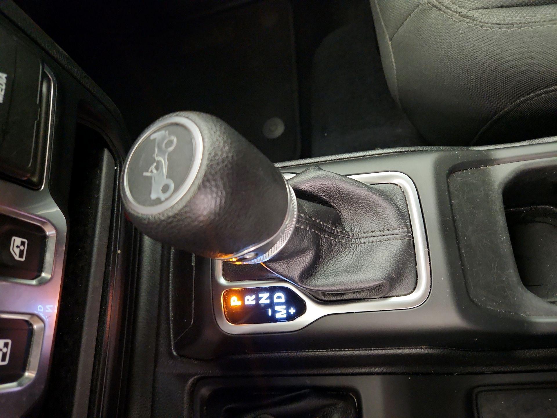 Thumbnail: 2019 Jeep Wrangler - 17