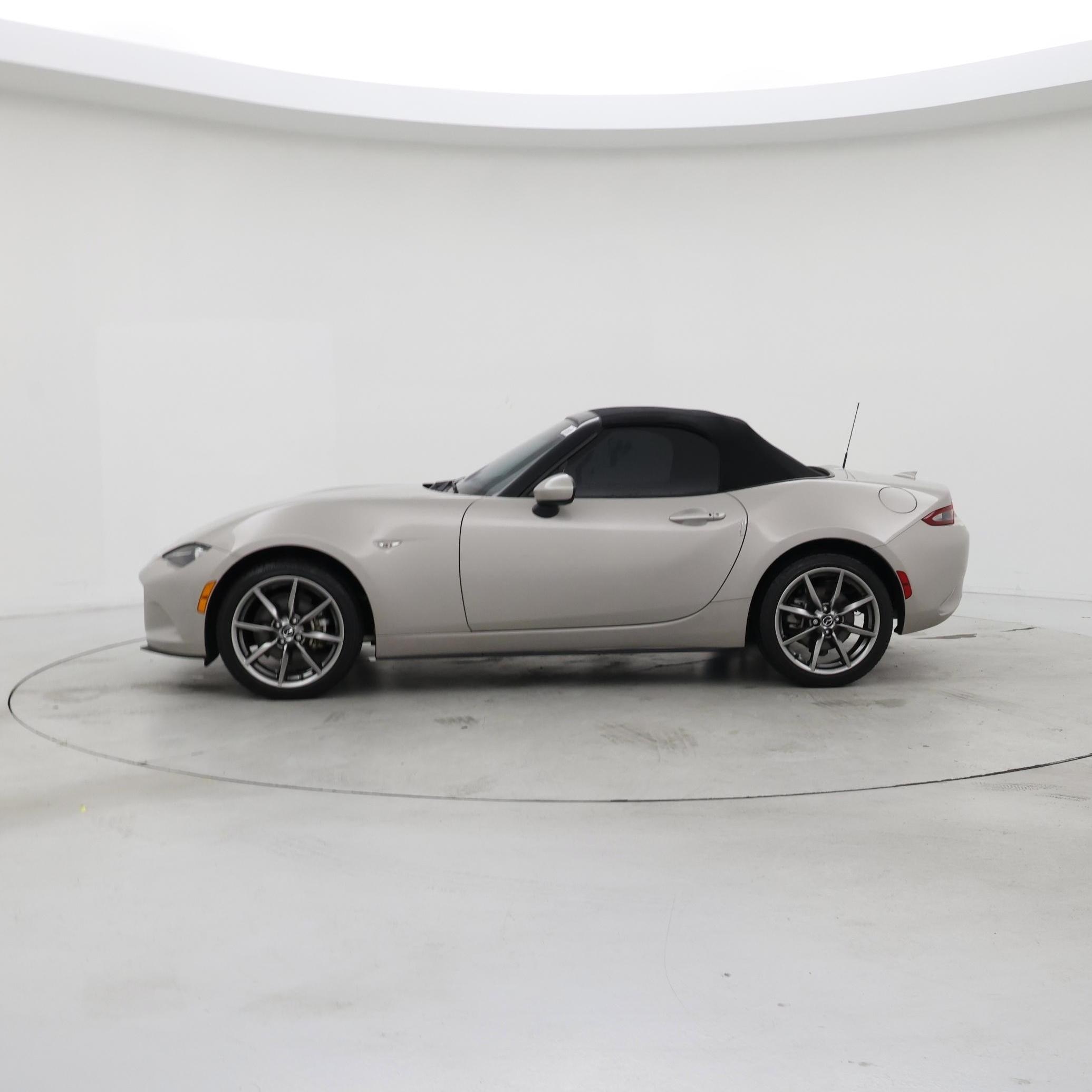 Thumbnail: 2023 Mazda MX-5 Miata - 3