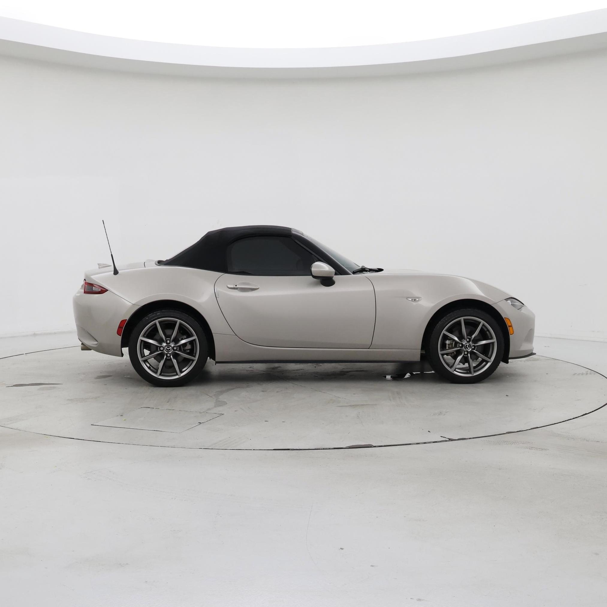Thumbnail: 2023 Mazda MX-5 Miata - 7