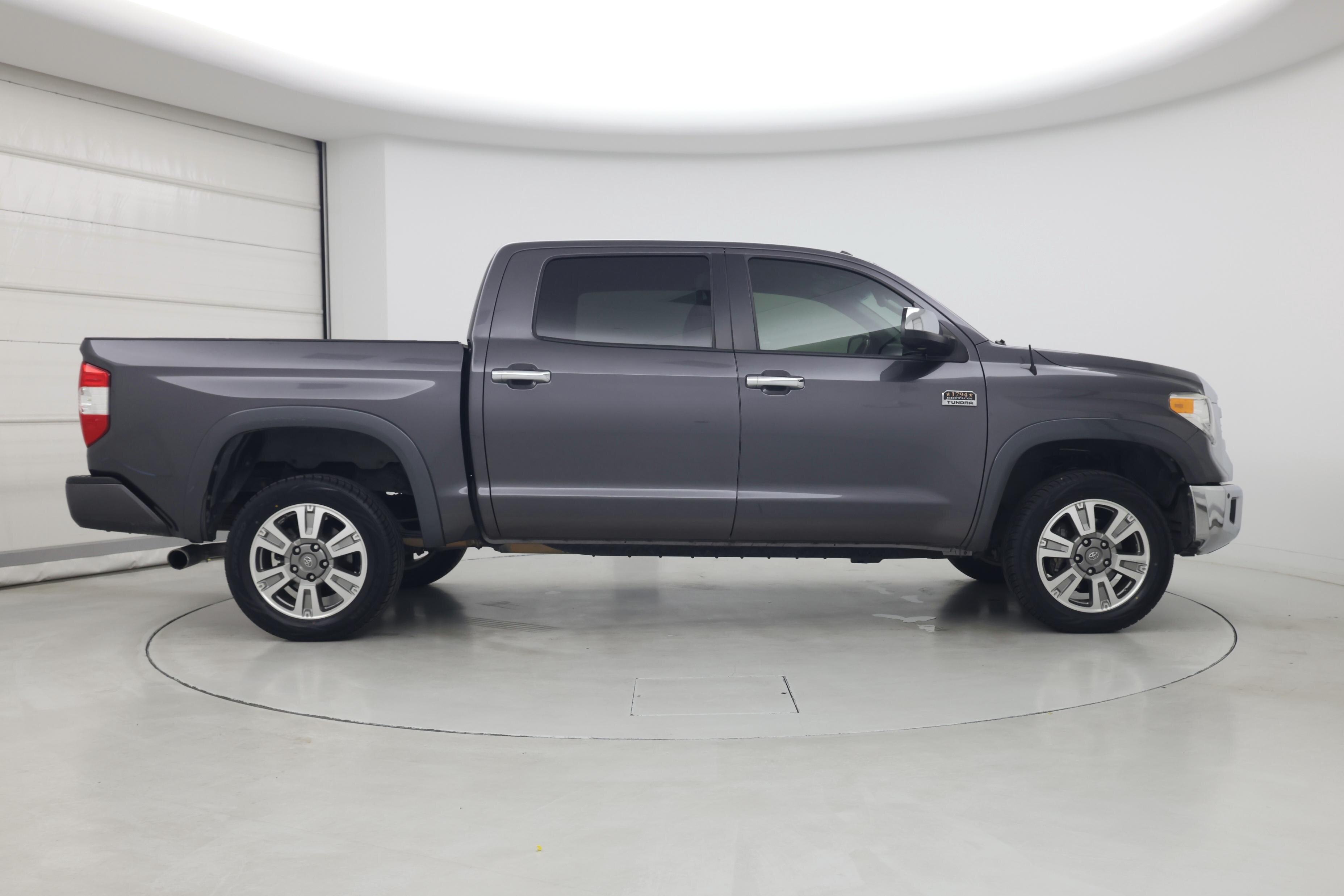 Thumbnail: 2017 Toyota Tundra - 7