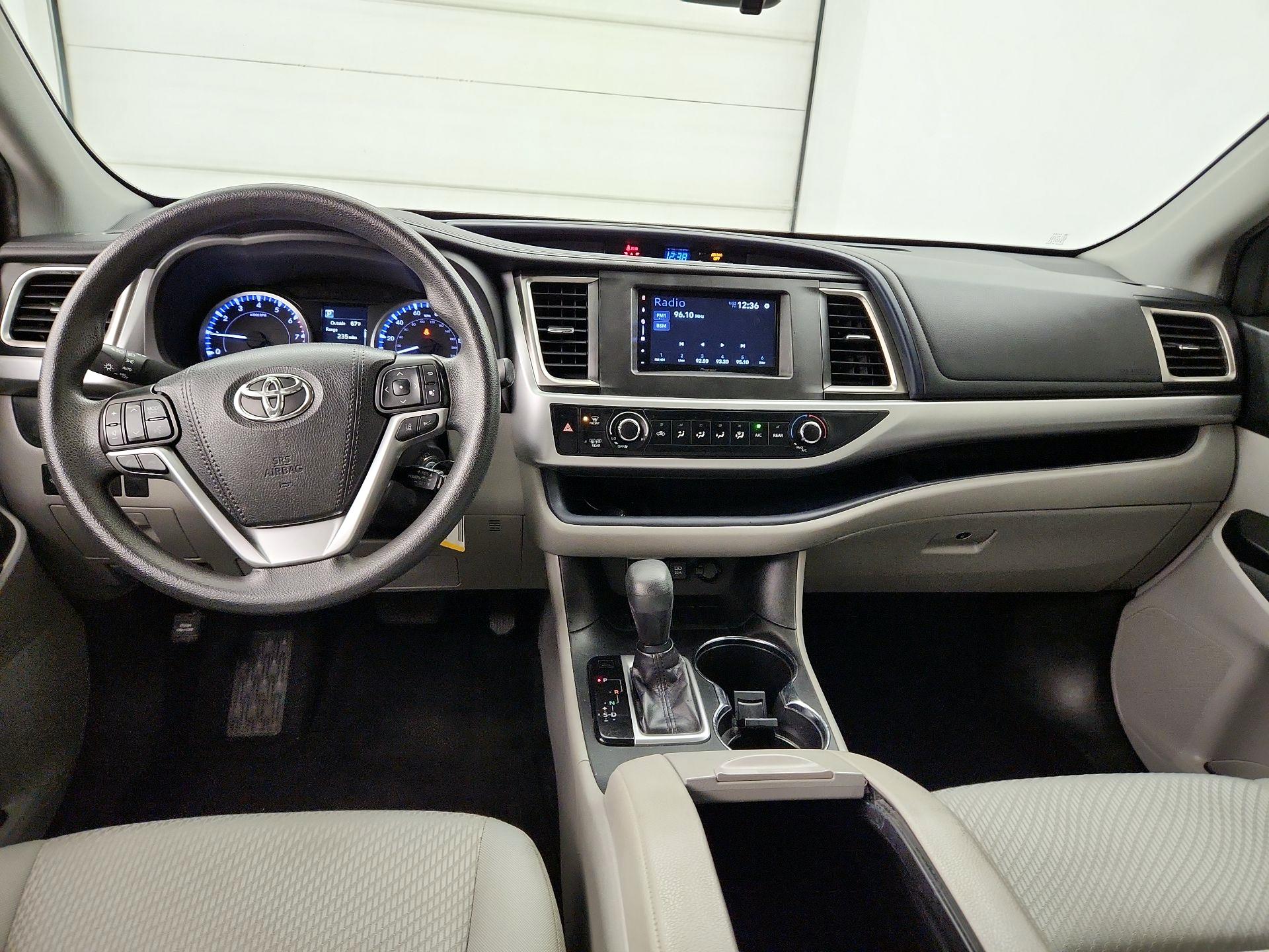 Thumbnail: 2019 Toyota Highlander - 9