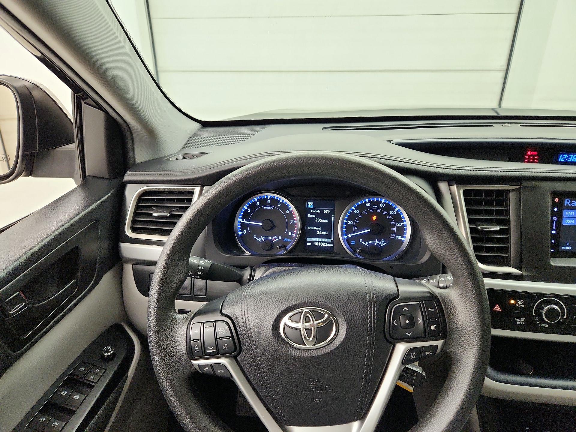 Thumbnail: 2019 Toyota Highlander - 10