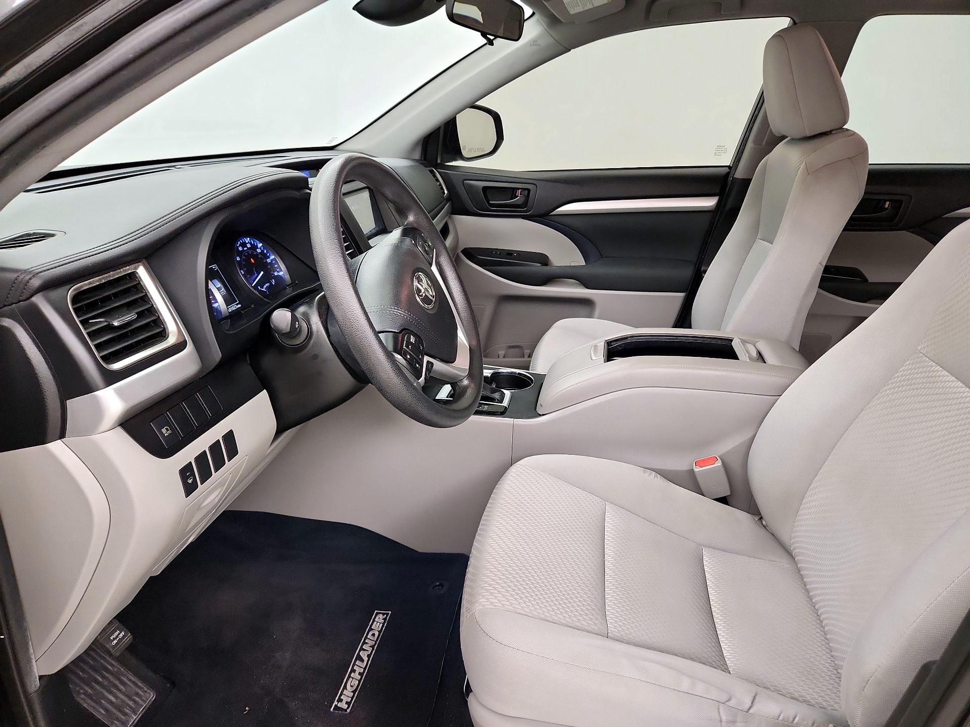Thumbnail: 2019 Toyota Highlander - 11
