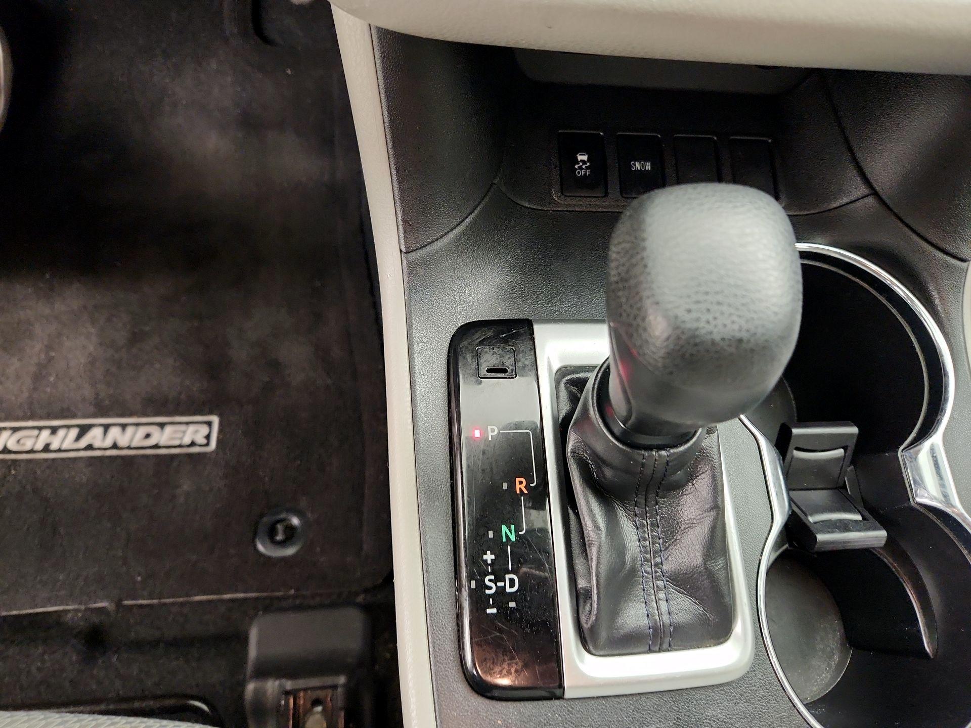 Thumbnail: 2019 Toyota Highlander - 17