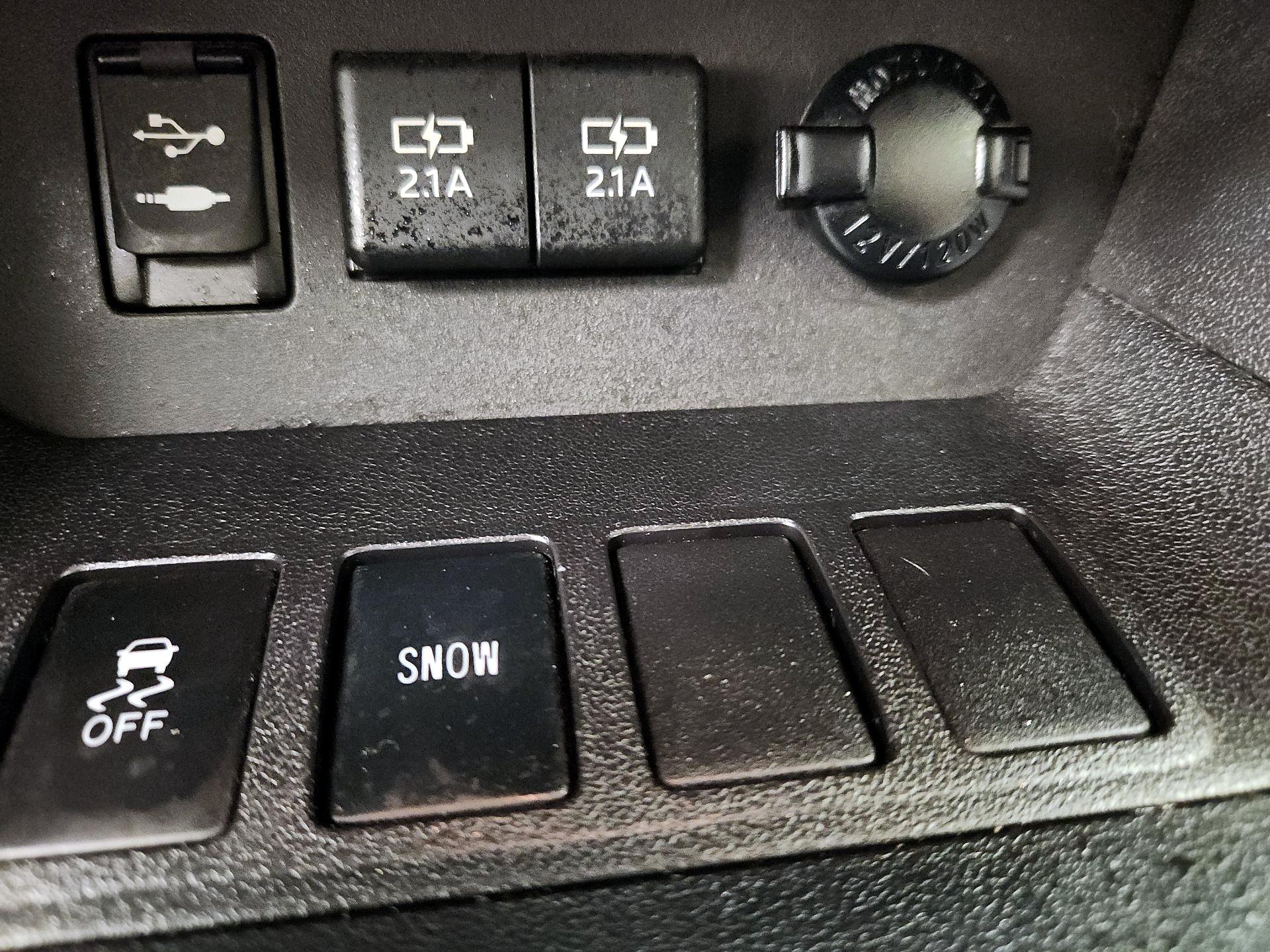 Thumbnail: 2019 Toyota Highlander - 18