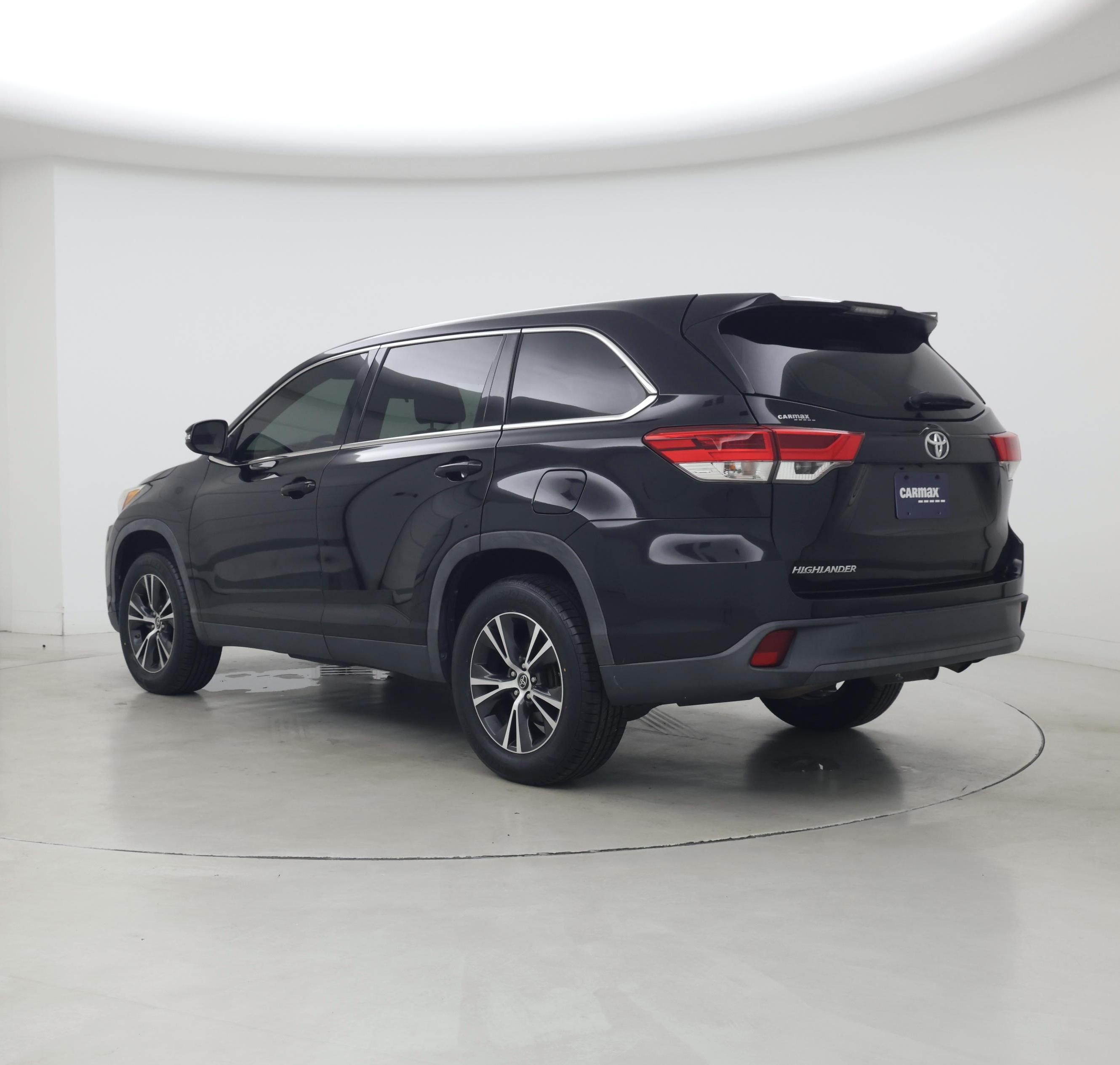 Thumbnail: 2019 Toyota Highlander - 2