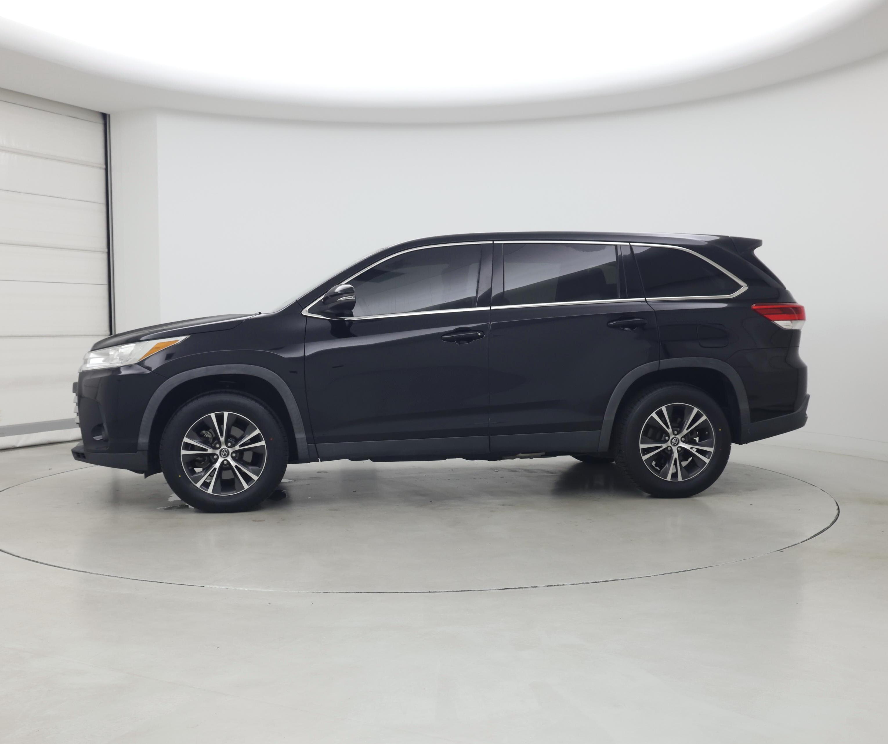 Thumbnail: 2019 Toyota Highlander - 3