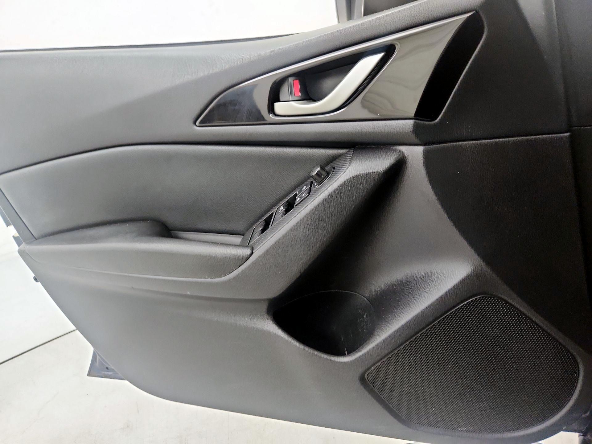 Thumbnail: 2015 Mazda Mazda3 - 12