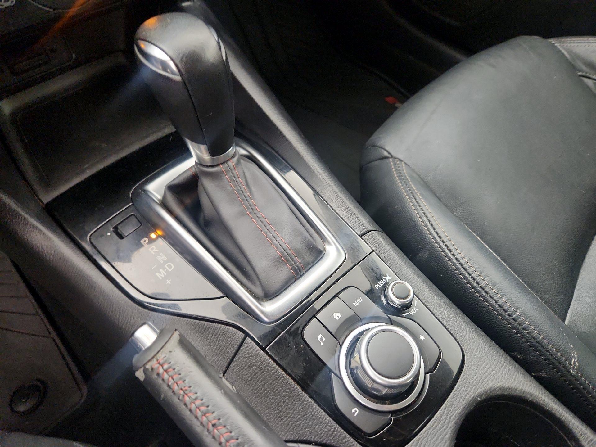 Thumbnail: 2015 Mazda Mazda3 - 17