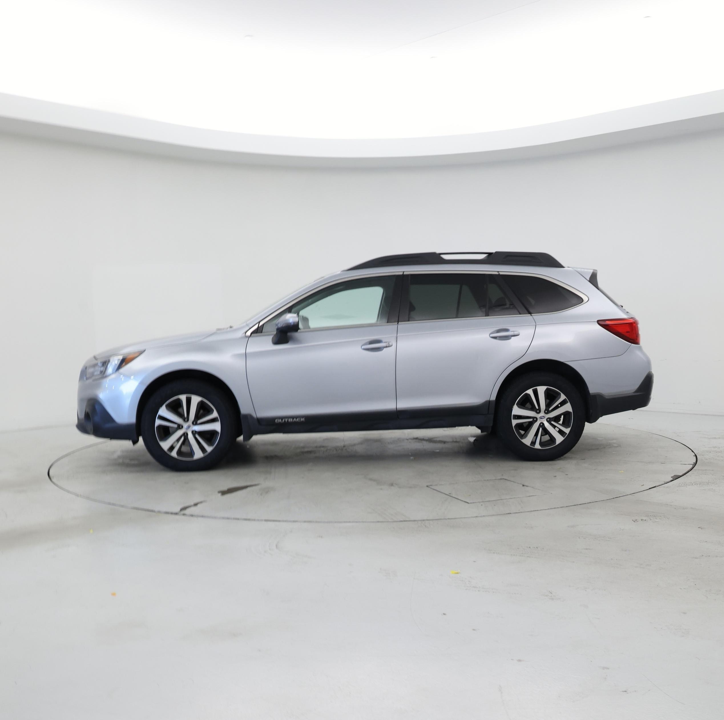 Thumbnail: 2018 Subaru Outback - 3
