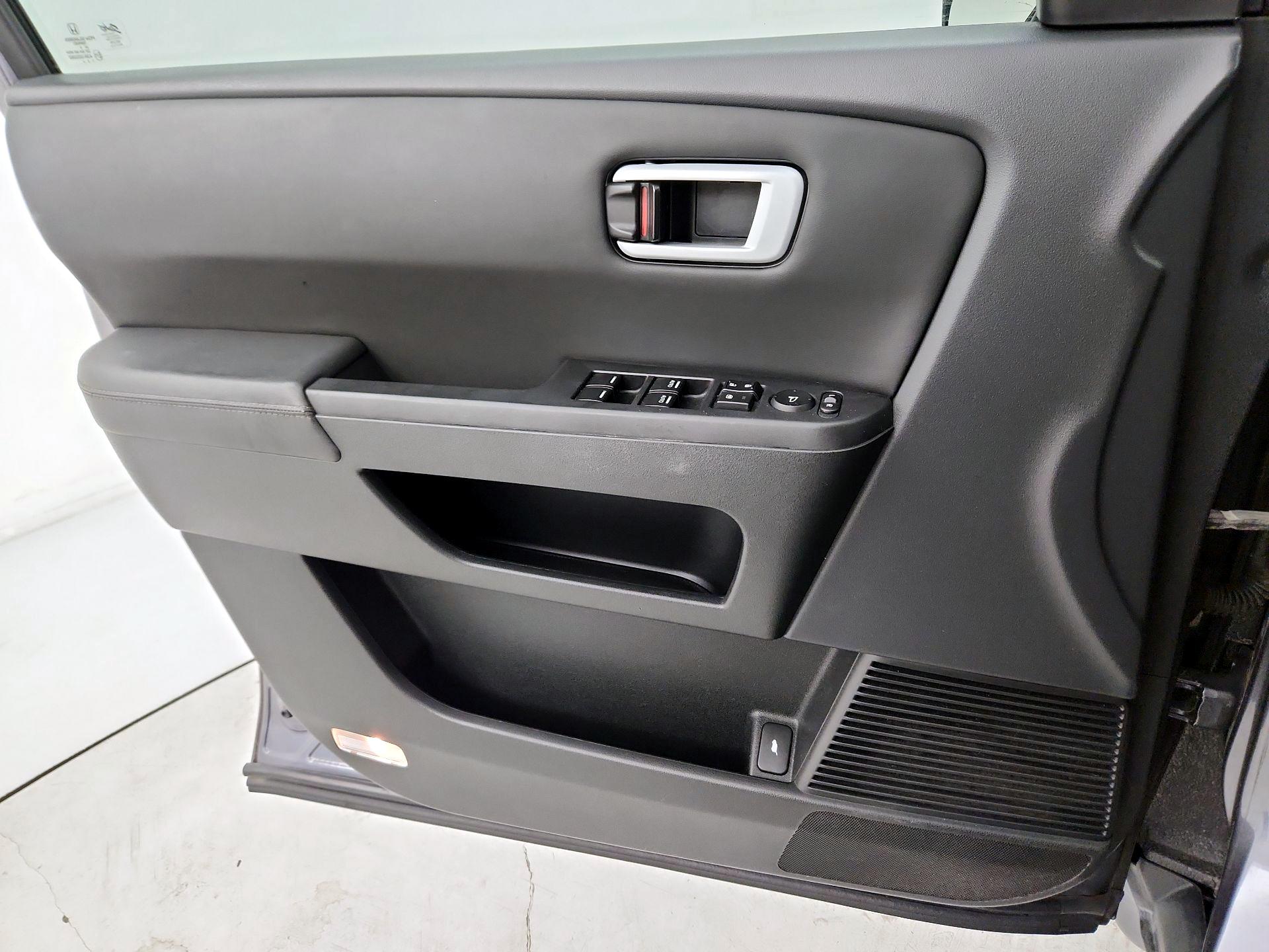 Thumbnail: 2015 Honda Pilot - 12